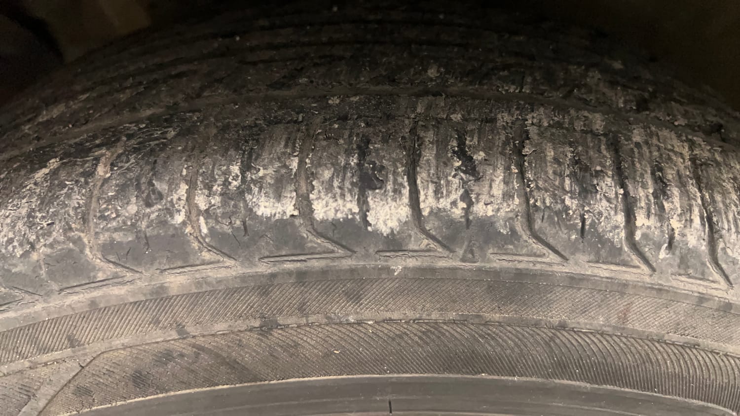 Used 2016 Hyundai Creta 1.6 SX Plus AT Diesel Automatic tyres LEFT FRONT TYRE TREAD VIEW