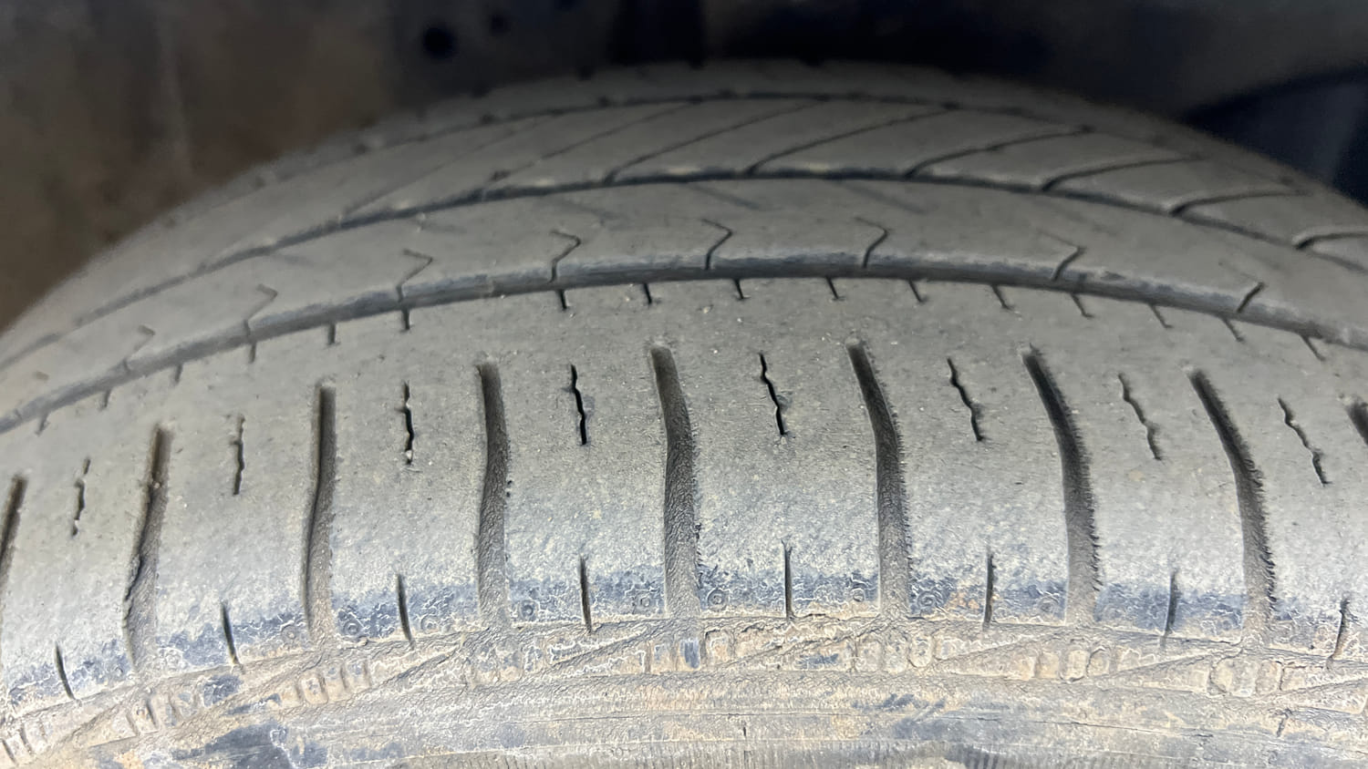 Used 2015 Honda Brio S MT Petrol Manual tyres RIGHT FRONT TYRE TREAD VIEW