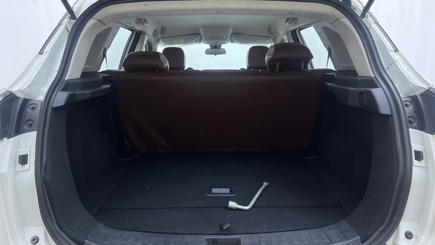 Used 2021 Tata Harrier XE Diesel Manual interior DICKY INSIDE VIEW