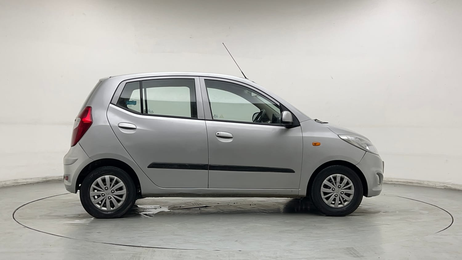 Used 2014 Hyundai i10 Sportz 1.1 iRDE2 Petrol Manual exterior RIGHT SIDE VIEW