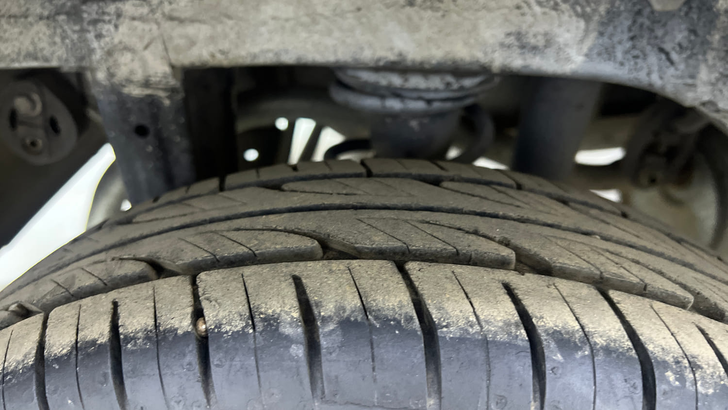 Used 2014 Maruti Suzuki Alto 800 Lxi Petrol Manual tyres RIGHT REAR TYRE TREAD VIEW