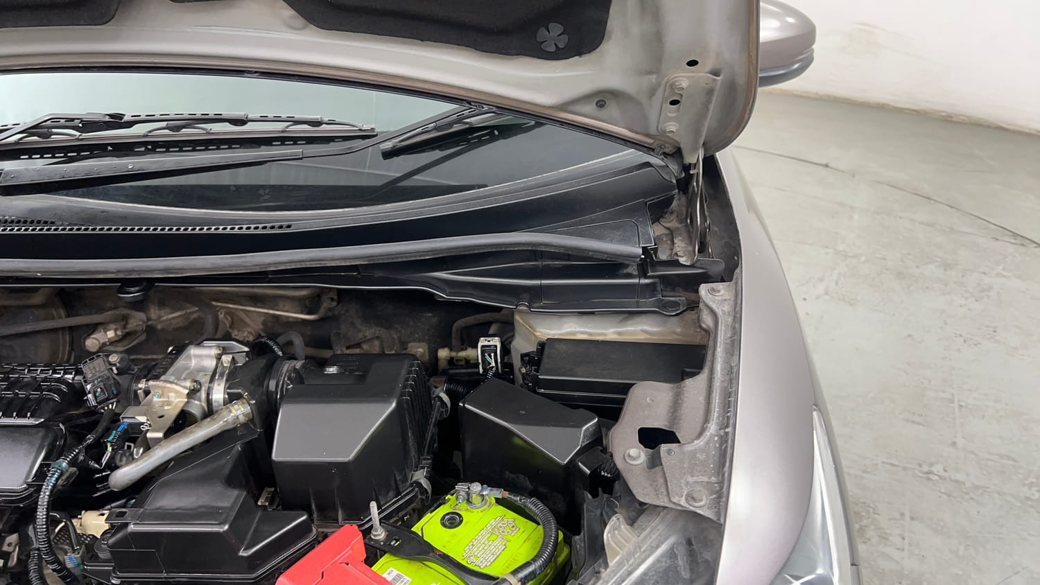 Used 2017 Honda Jazz V Petrol Petrol Manual engine ENGINE LEFT SIDE HINGE & APRON VIEW