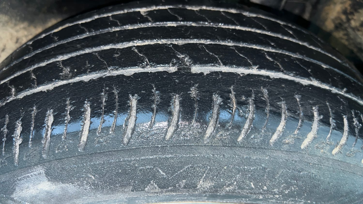Used 2021 maruti-suzuki Vitara Brezza LXi Petrol Manual tyres LEFT REAR TYRE TREAD VIEW