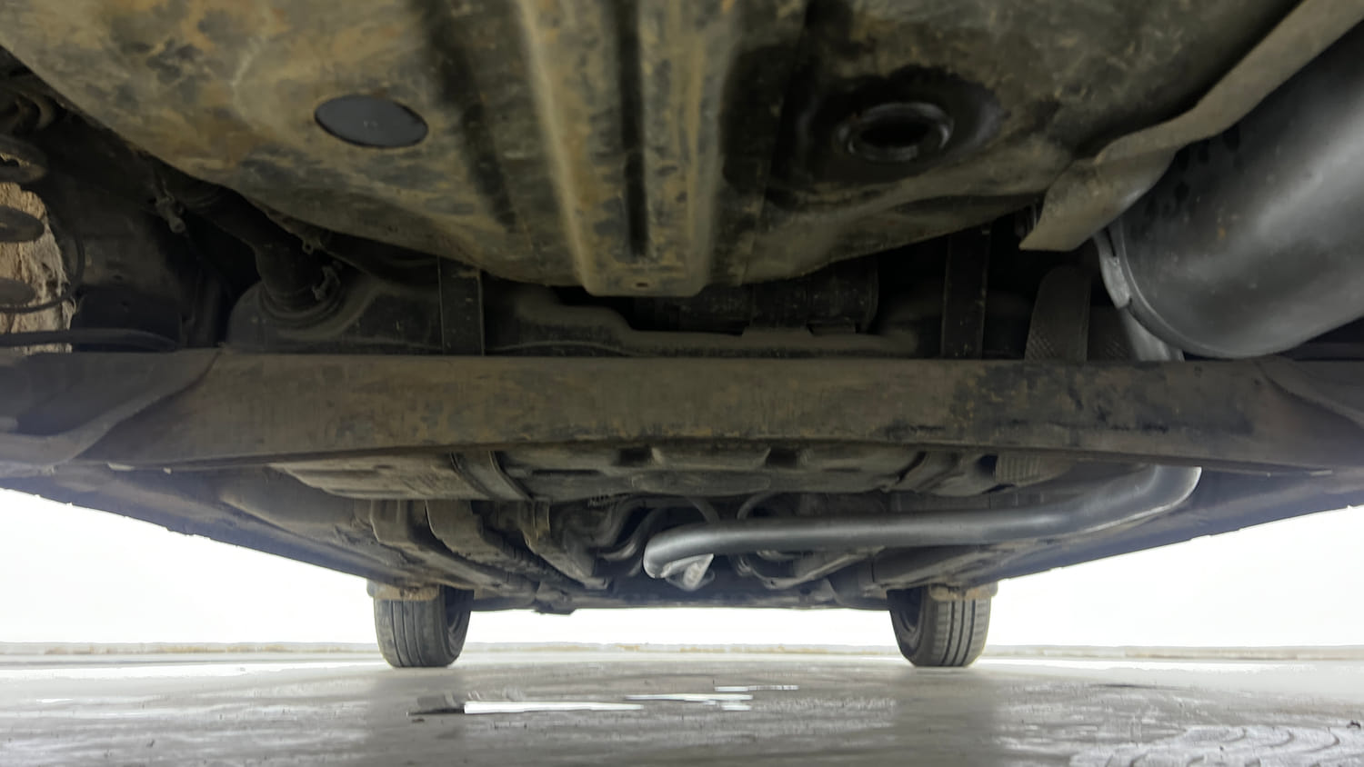 Used 2017 Hyundai Elite i20 Sportz 1.2 Petrol Manual extra REAR UNDERBODY VIEW (TAKEN FROM REAR)