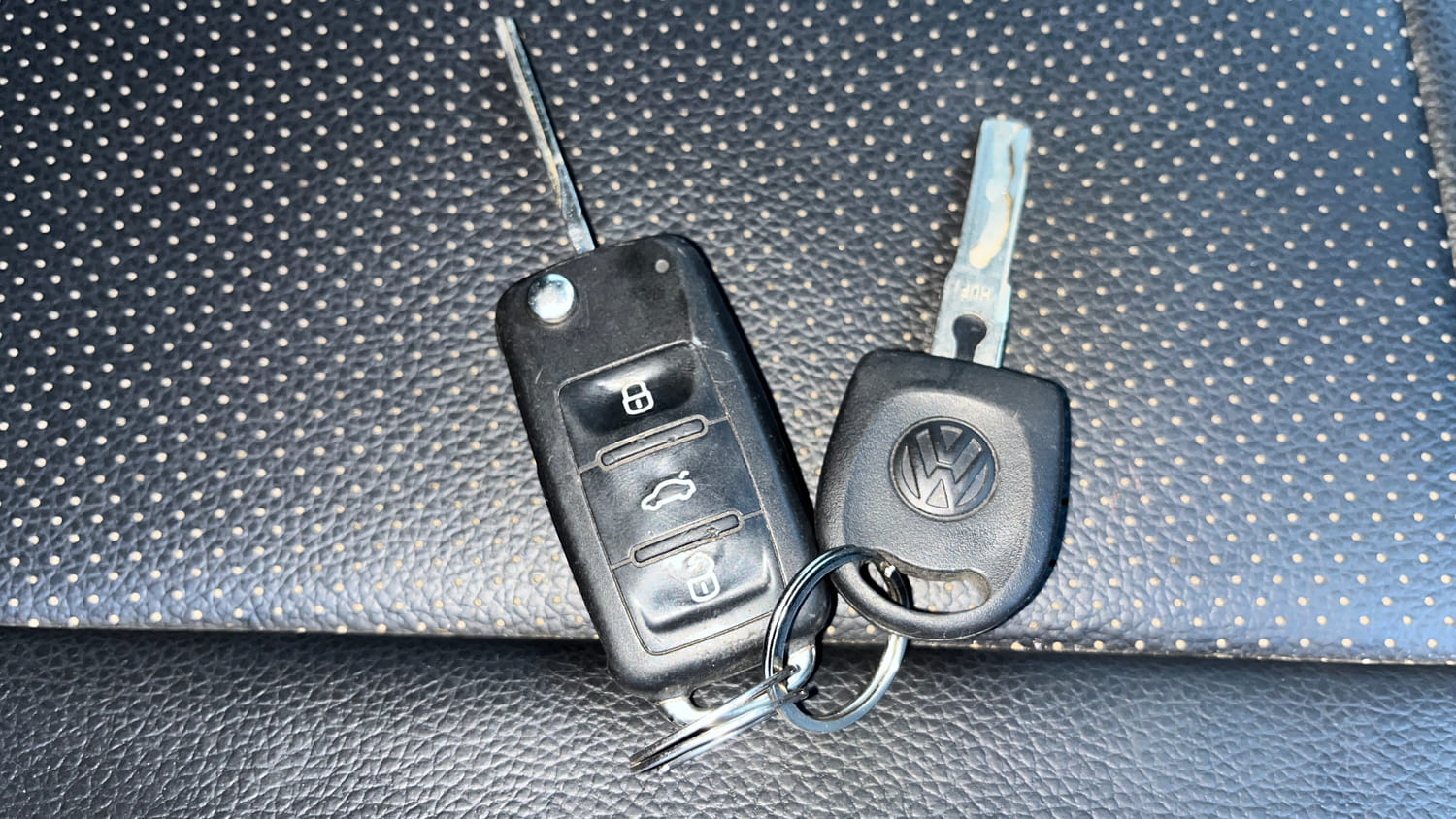 Used 2020 Volkswagen Polo Comfortline 1.0L (P) Petrol Manual extra CAR KEY VIEW