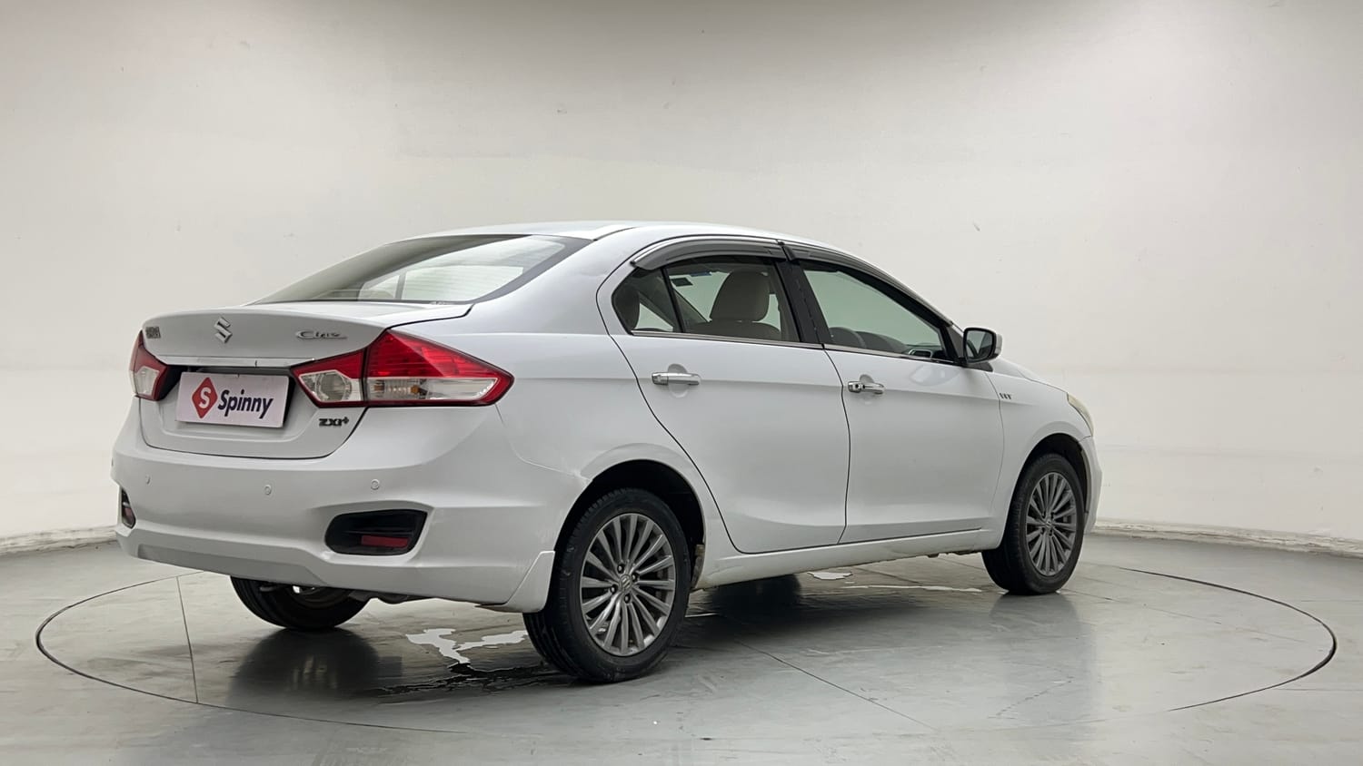 Used 2015 Maruti Suzuki Ciaz ZXI+ Petrol Manual exterior RIGHT REAR CORNER VIEW