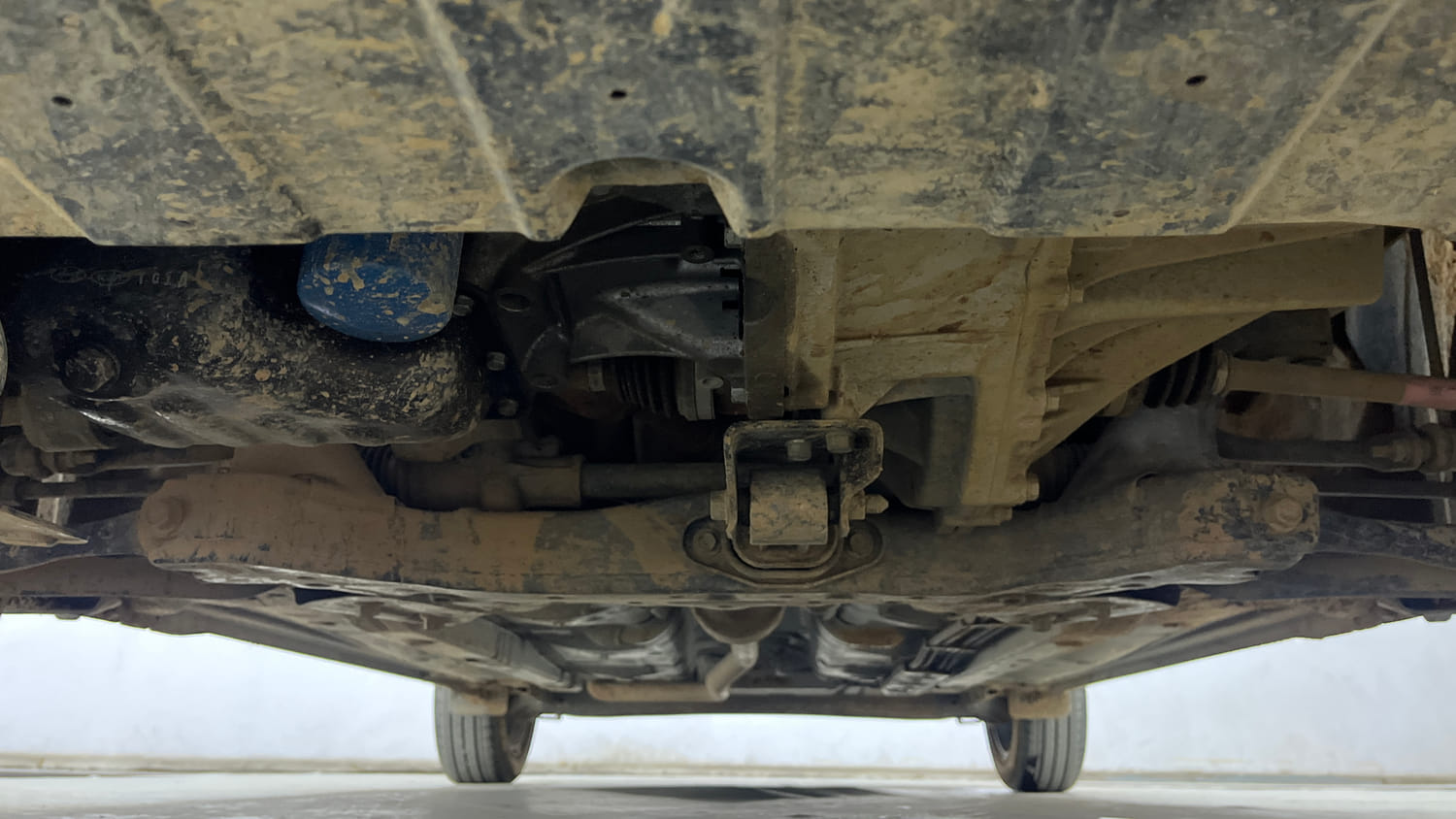 Used 2024 Hyundai Aura SX 1.2 (O) Petrol Petrol Manual extra FRONT LEFT UNDERBODY VIEW