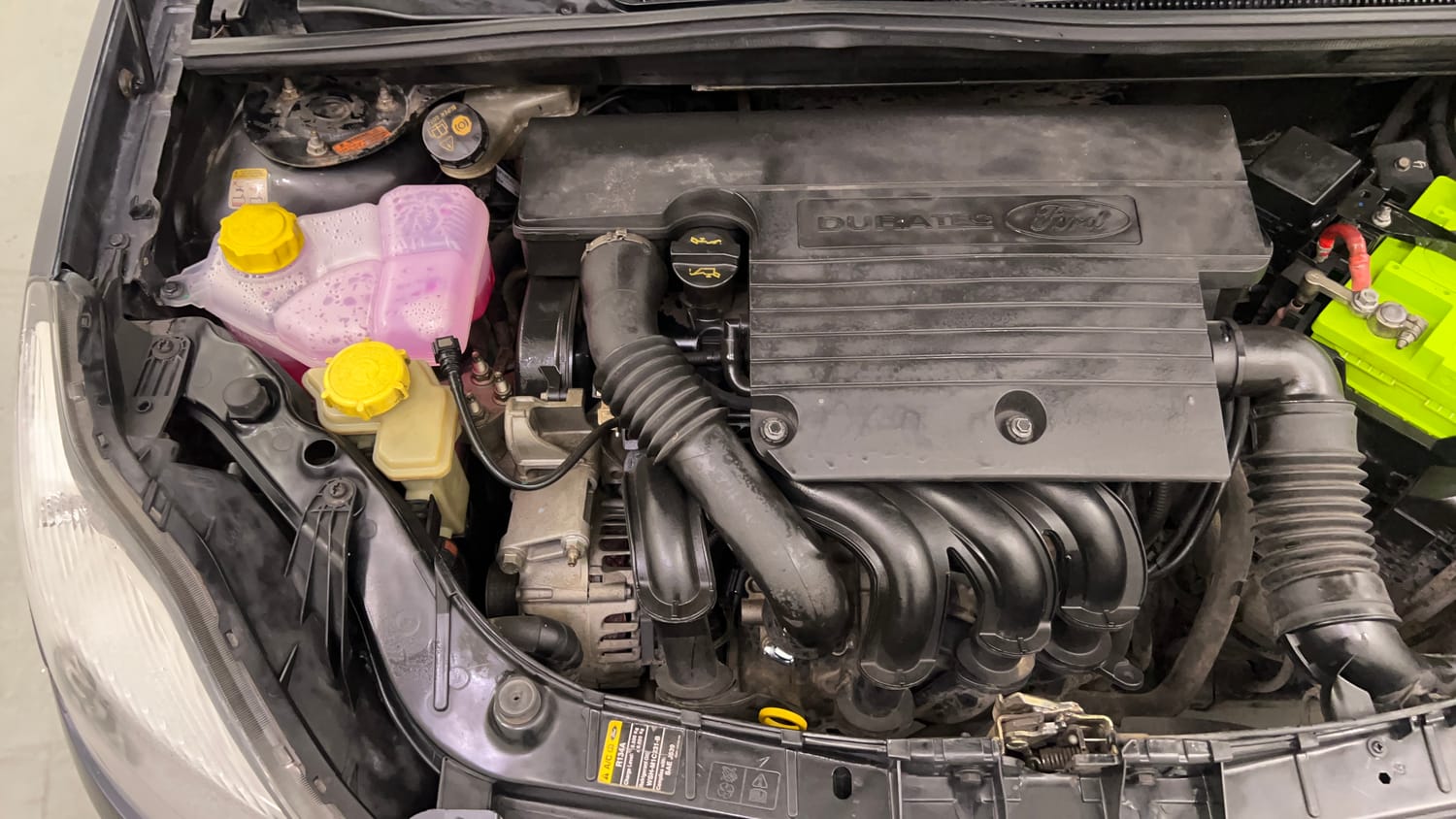 Used 2012 Ford Figo Duratec Petrol ZXI 1.2 Petrol Manual engine ENGINE RIGHT SIDE VIEW