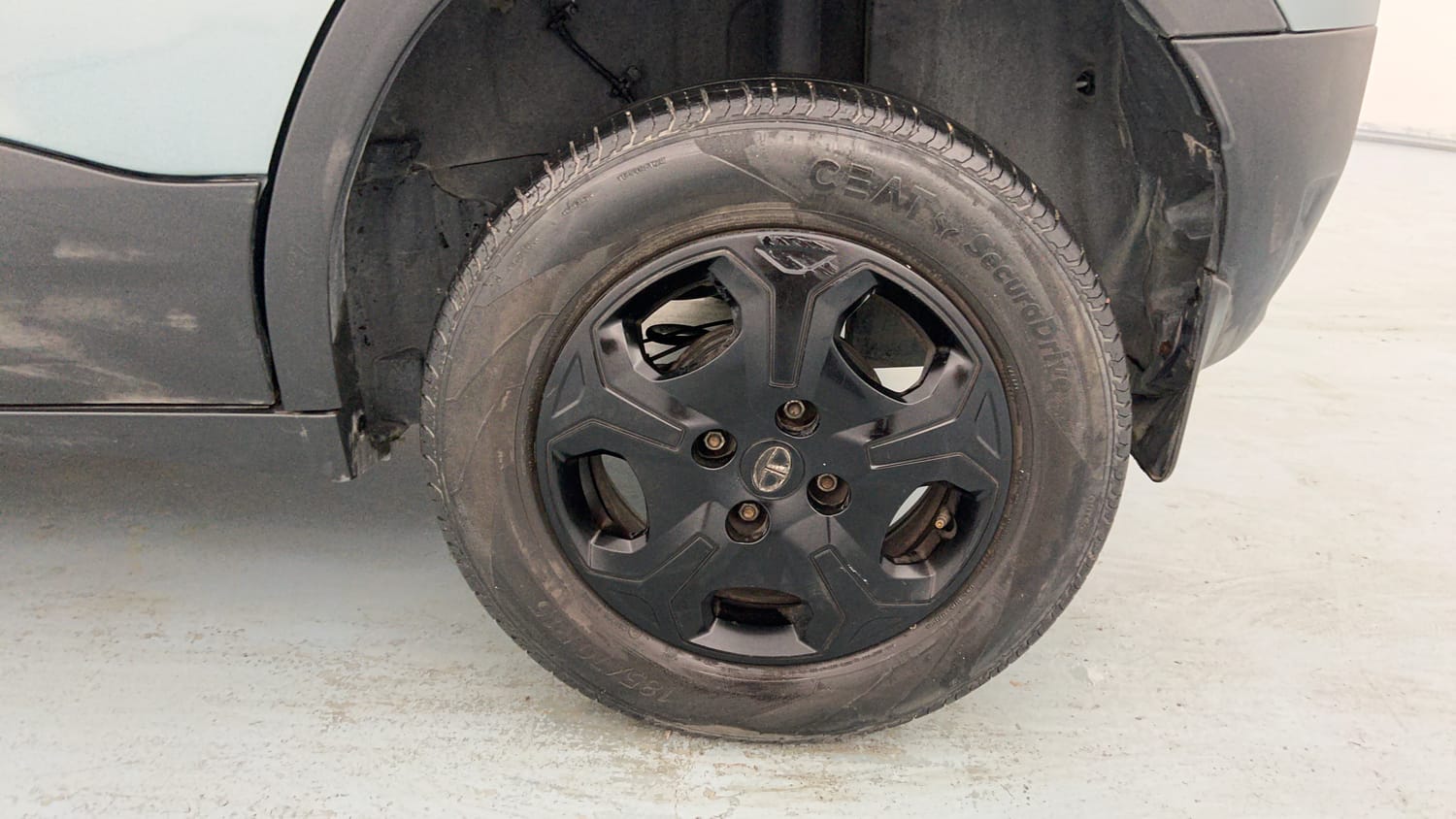 Used 2022 Tata Punch Accomplished MT Petrol Manual tyres LEFT REAR TYRE RIM VIEW