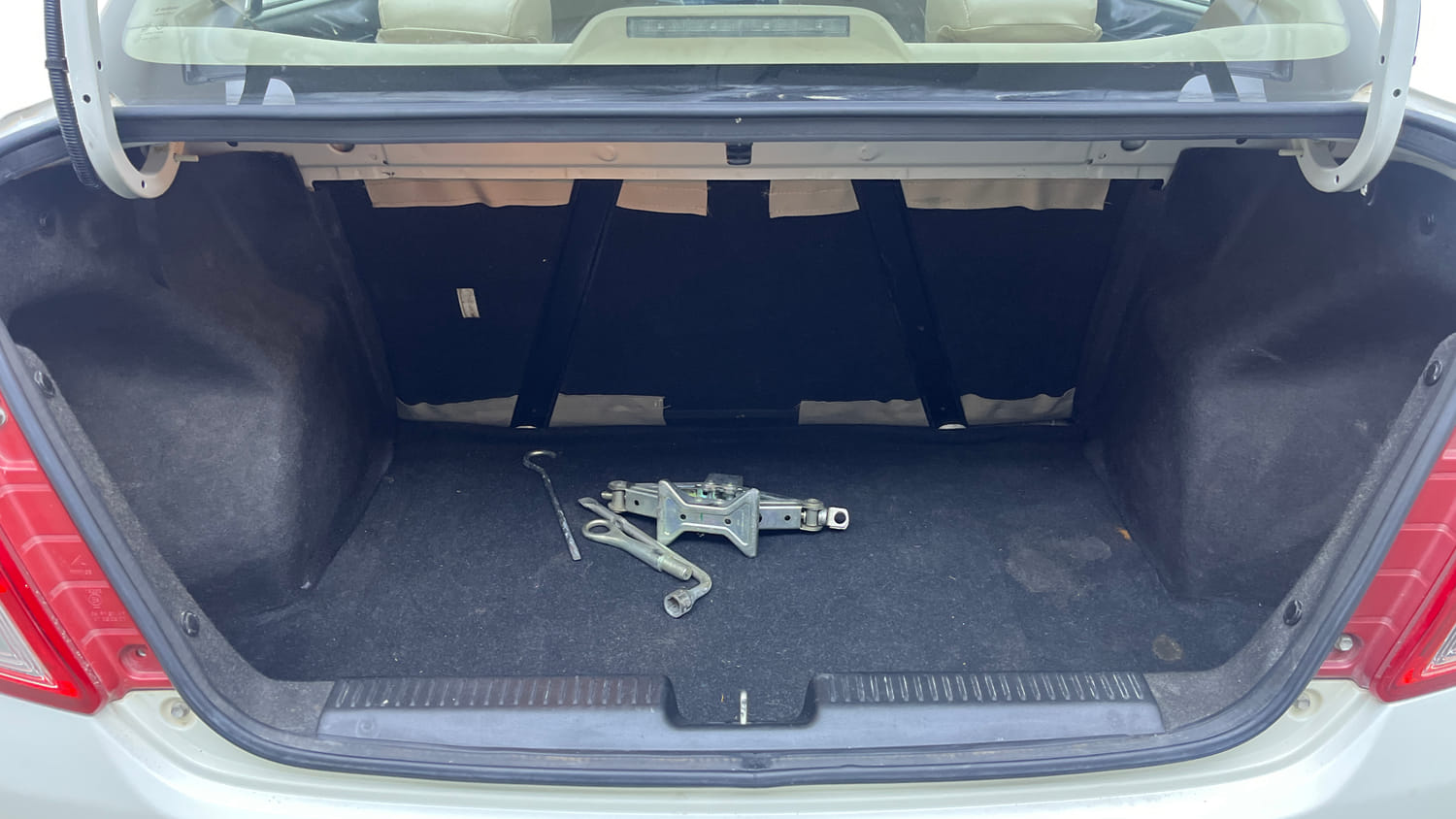 Used 2020 Maruti Suzuki Dzire VXi Petrol Manual interior DICKY INSIDE VIEW