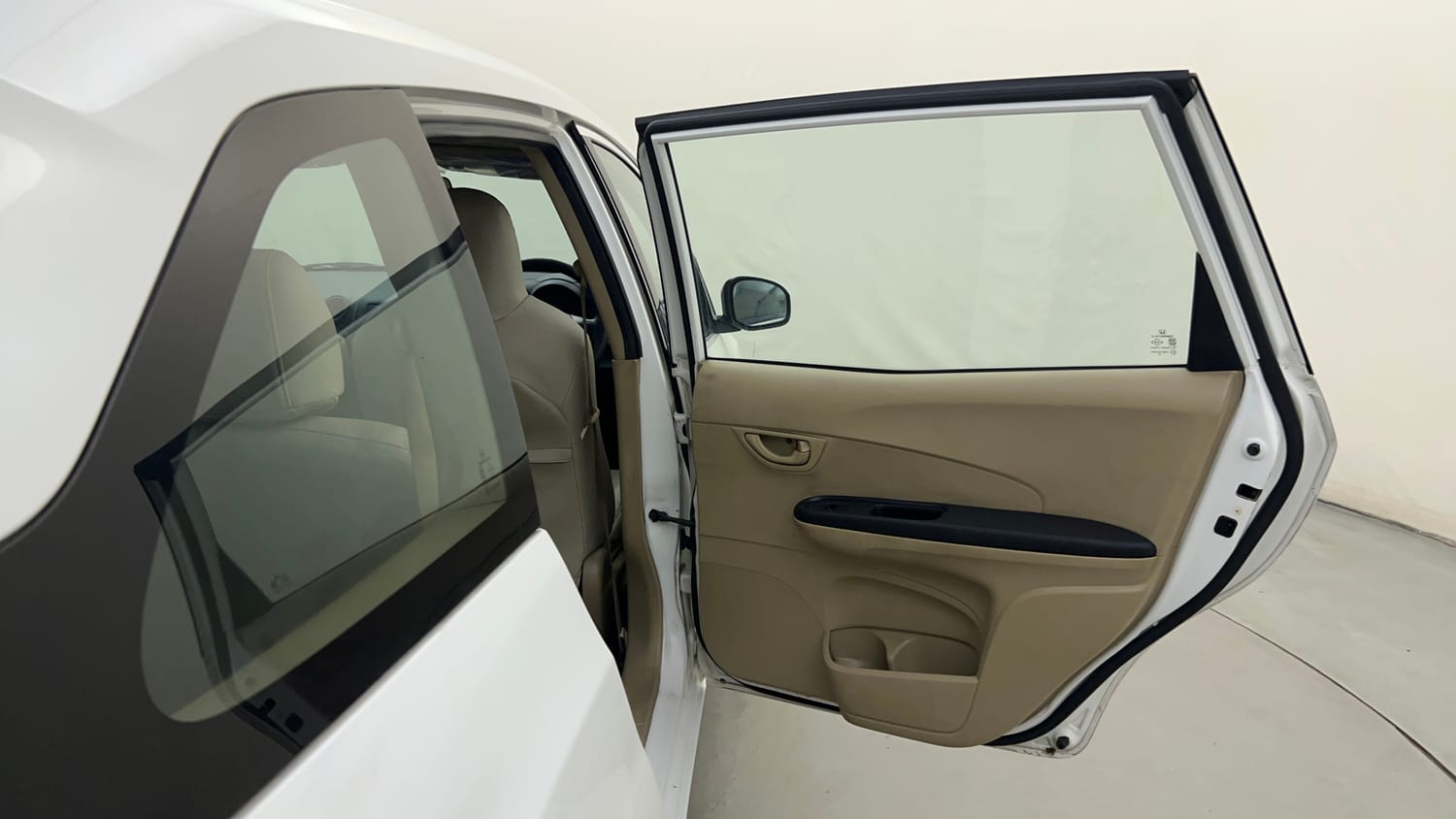 Used 2015 Honda Mobilio S Petrol Petrol Manual interior RIGHT REAR DOOR OPEN VIEW