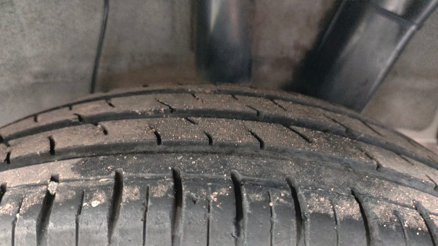 Used 2021 Hyundai Grand i10 Nios Sportz AMT 1.2 Kappa VTVT Petrol Automatic tyres LEFT REAR TYRE TREAD VIEW