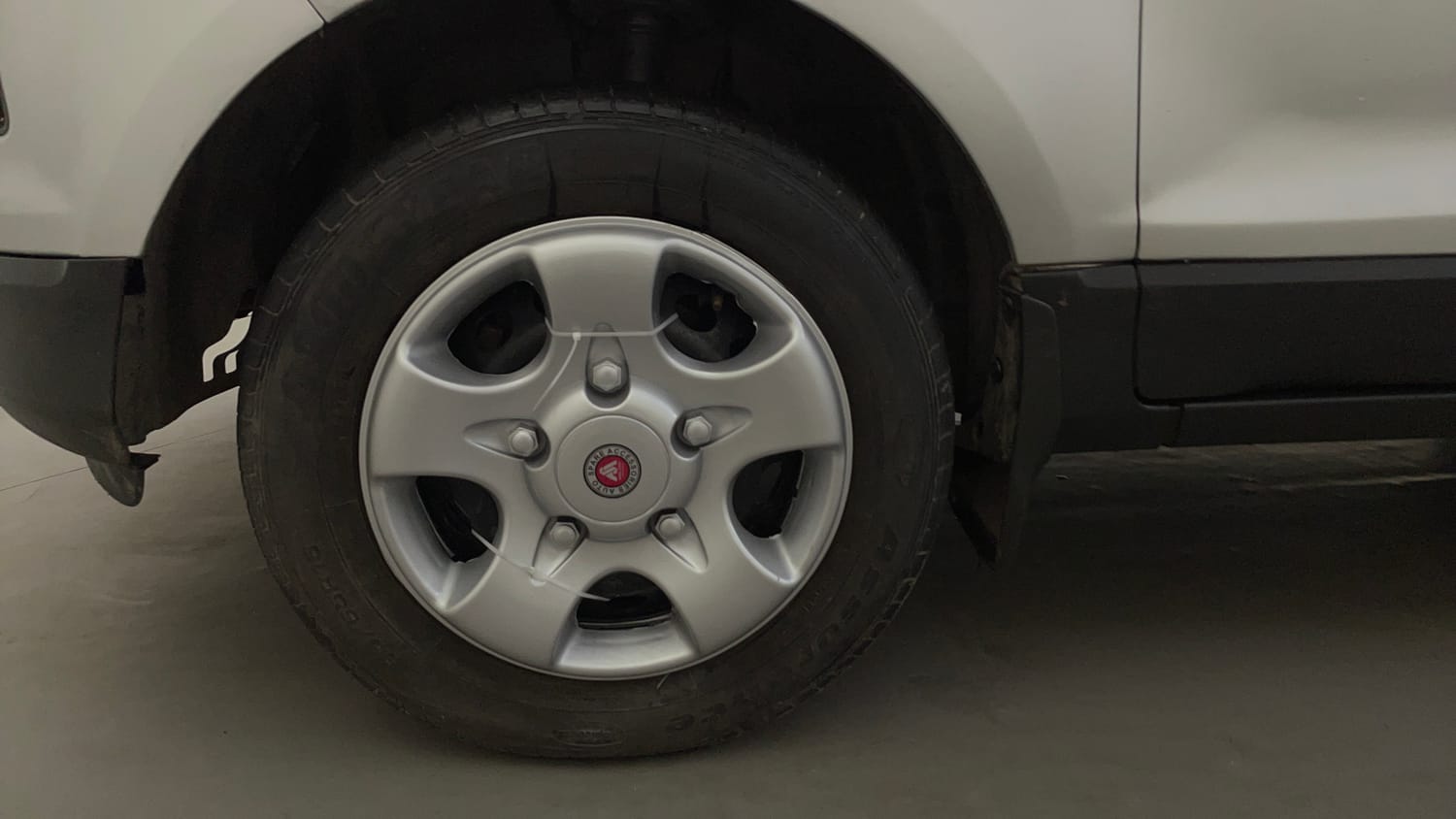 Used 2015 Ford EcoSport Trend 1.5 Ti-VCT Petrol Manual tyres LEFT FRONT TYRE RIM VIEW