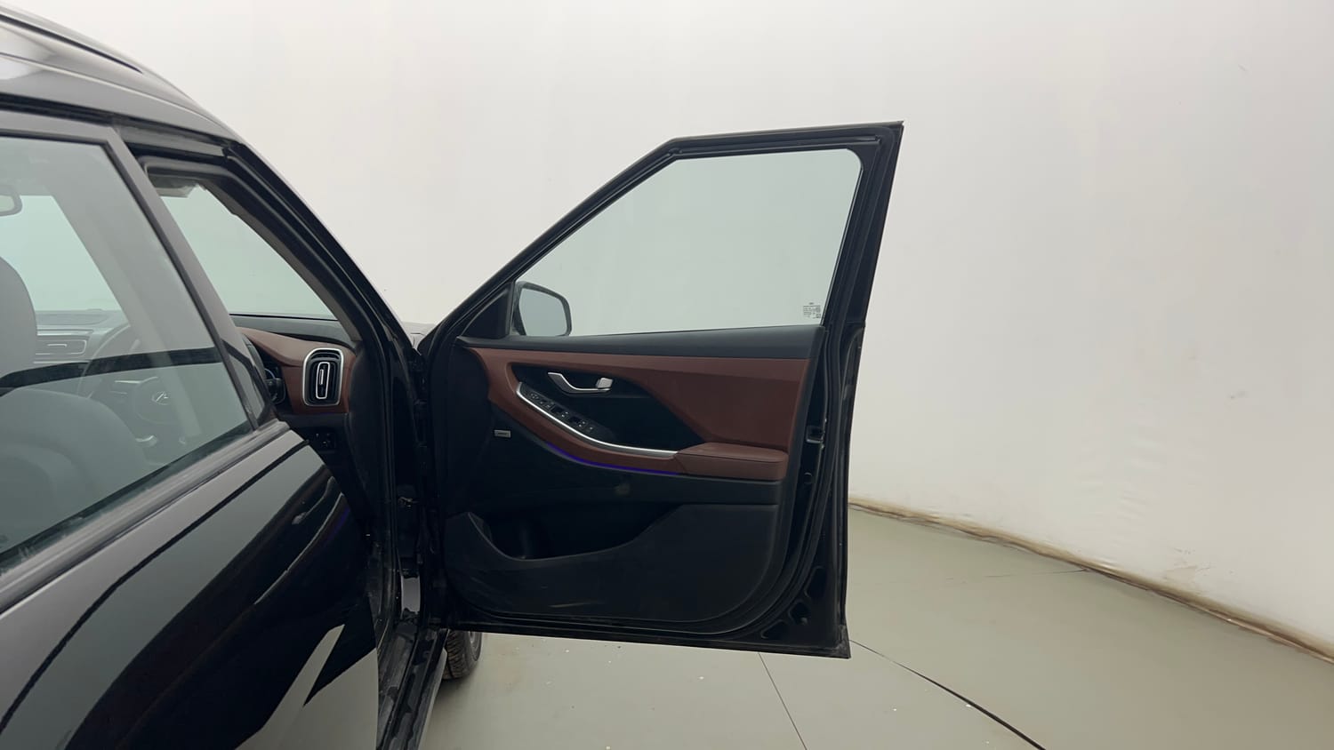 Used 2023 Hyundai Alcazar Platinum 7 STR 1.5 Turbo Petrol Petrol Manual interior RIGHT FRONT DOOR OPEN VIEW