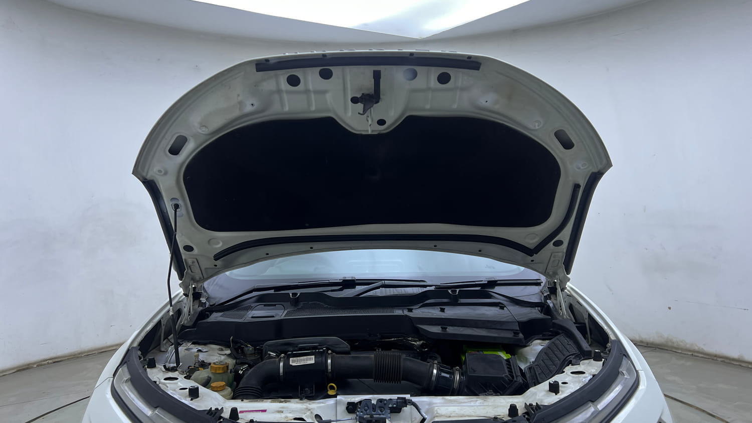 Used 2021 Tata Harrier XE Diesel Manual engine ENGINE & BONNET OPEN FRONT VIEW