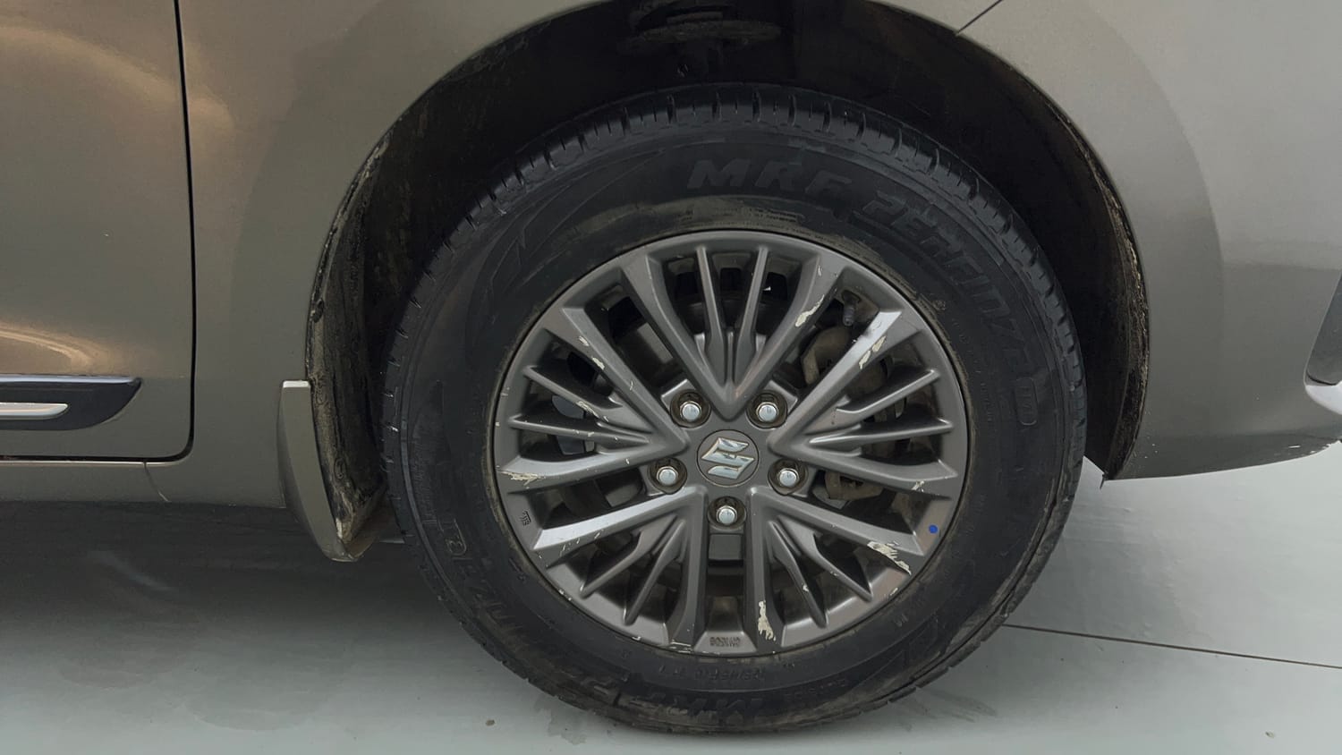 Used 2019 Maruti Suzuki New Ertiga ZXi Plus Petrol Manual tyres RIGHT FRONT TYRE RIM VIEW