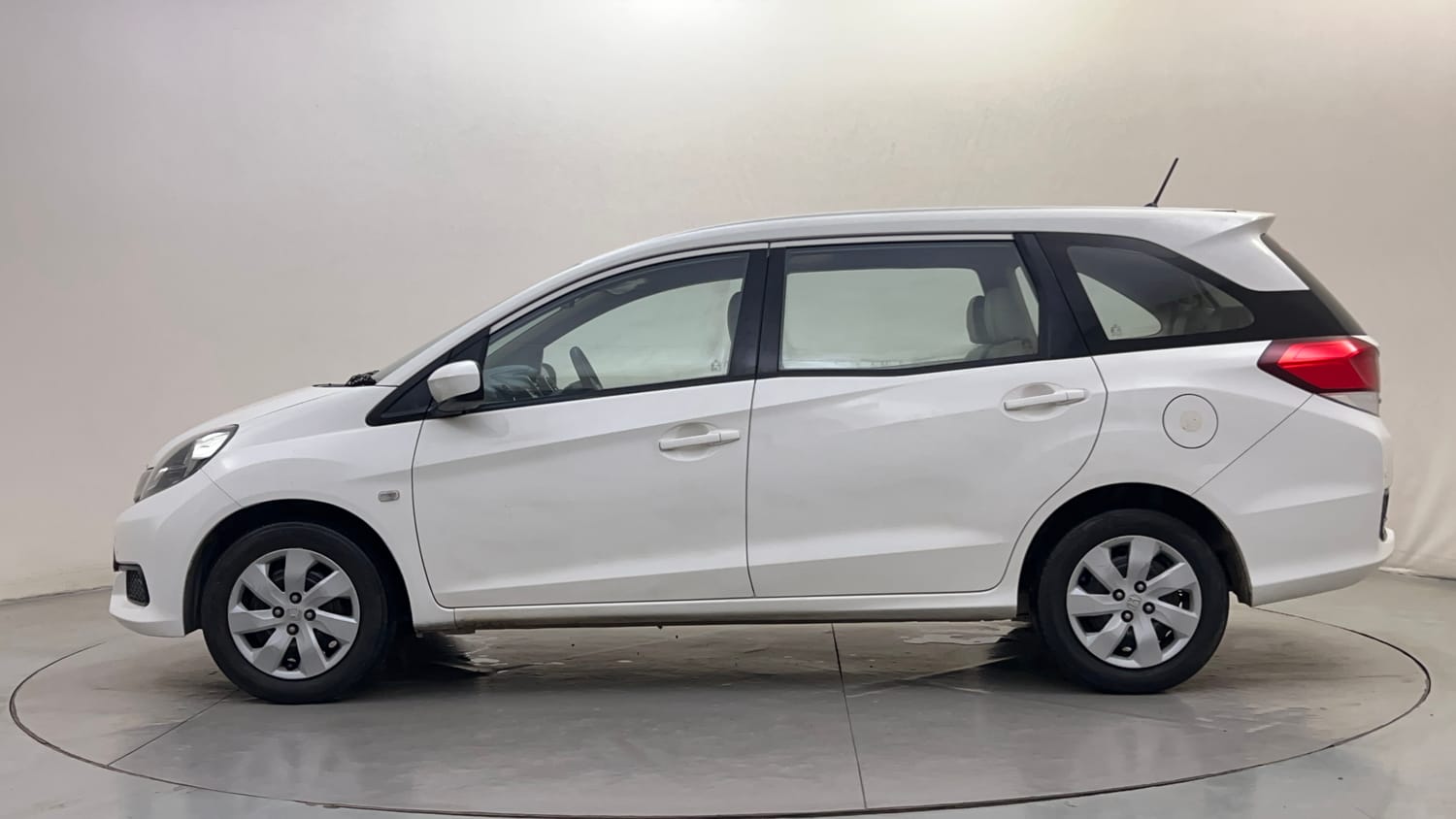 Used 2015 Honda Mobilio S Petrol Petrol Manual exterior LEFT SIDE VIEW