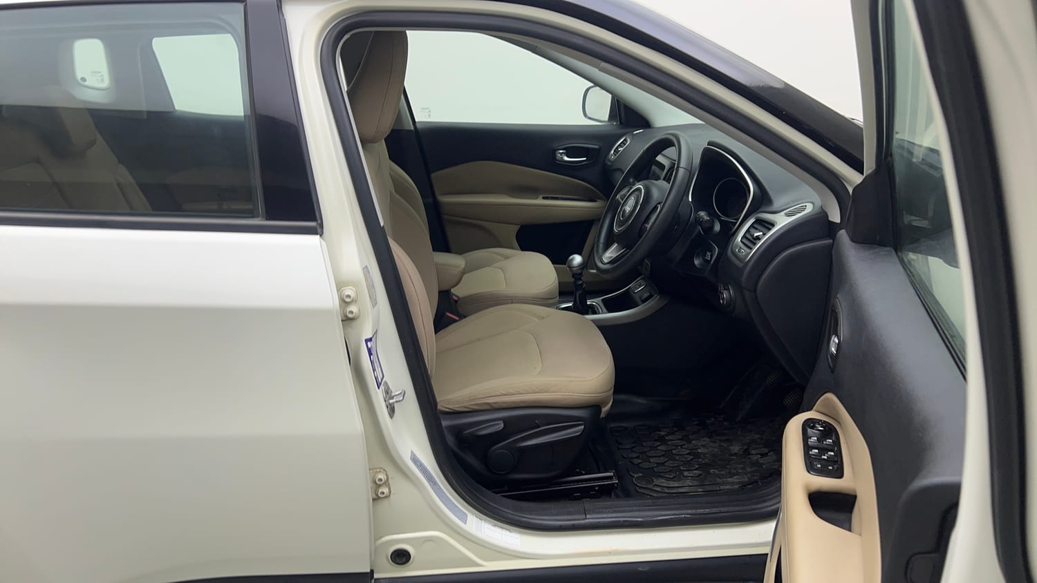Used 2018 Jeep Compass Longitude (O) 2.0 Diesel Diesel Manual interior RIGHT SIDE FRONT DOOR CABIN VIEW