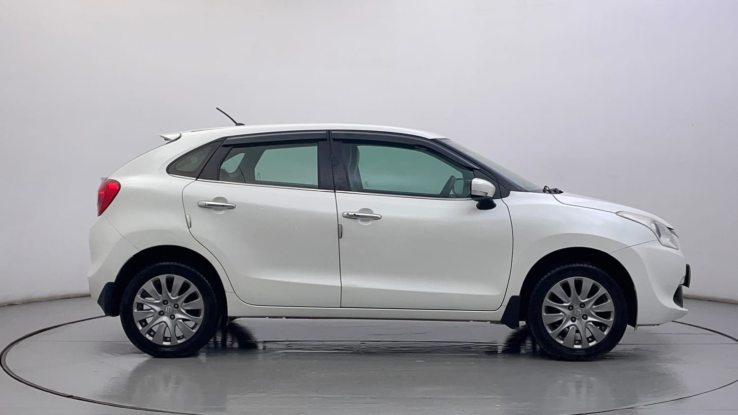 Used 2018 Maruti Suzuki Baleno Zeta 1.2 Petrol Manual exterior RIGHT SIDE VIEW
