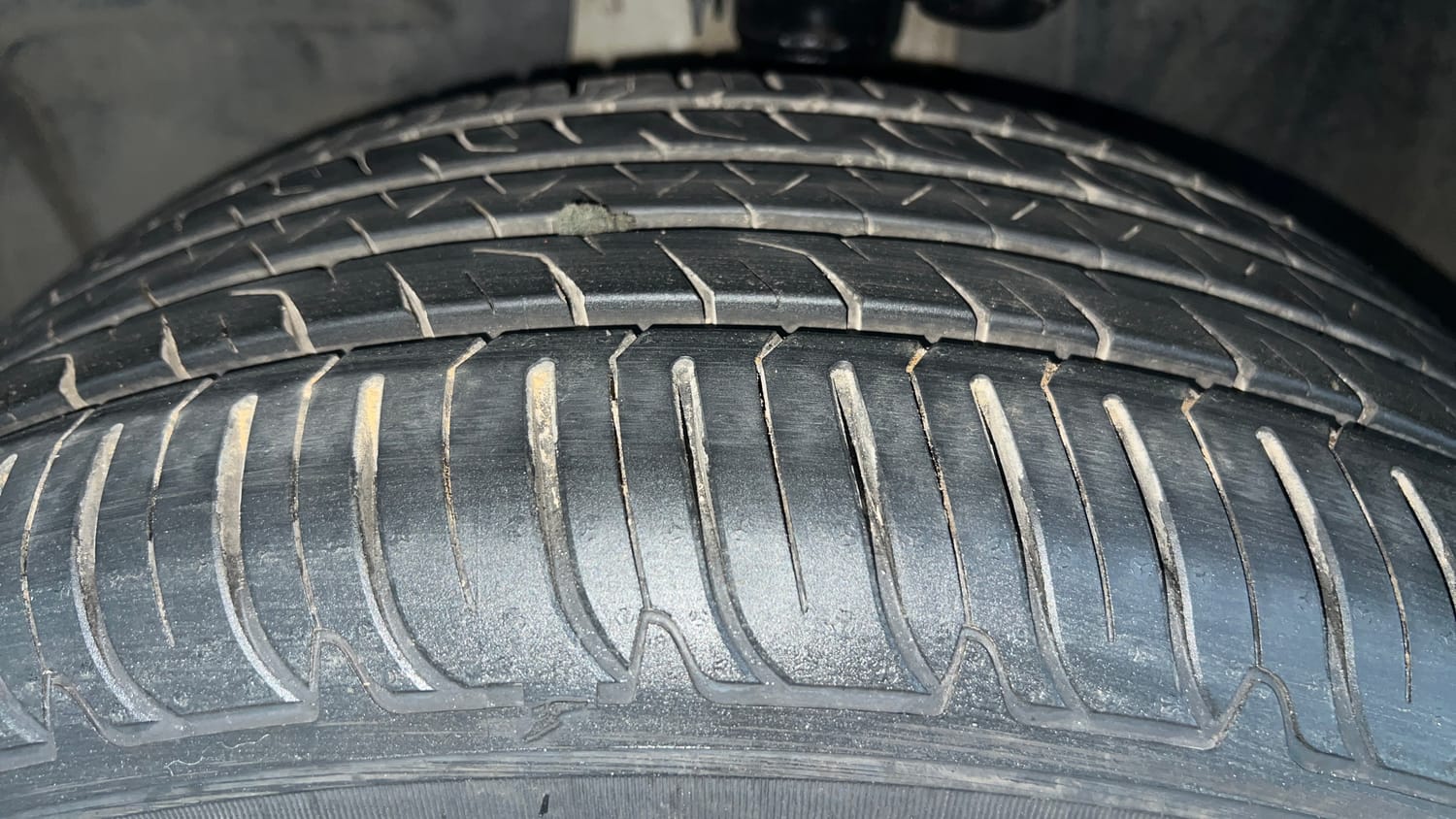 Used 2018 Jeep Compass Longitude (O) 2.0 Diesel Diesel Manual tyres LEFT FRONT TYRE TREAD VIEW