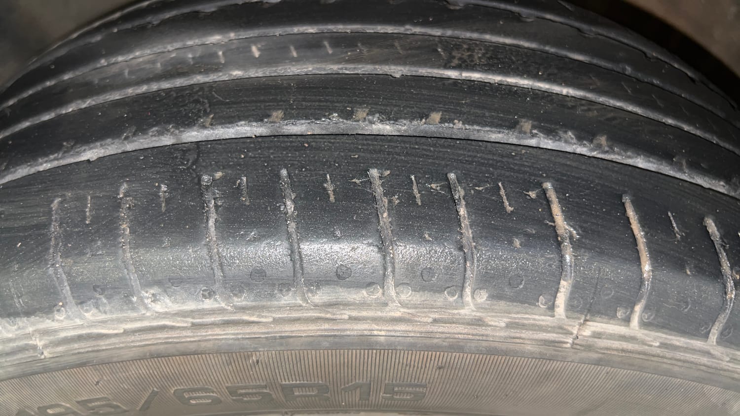 Used 2023 Hyundai Venue SX 1.2 Petrol Petrol Manual tyres LEFT FRONT TYRE TREAD VIEW
