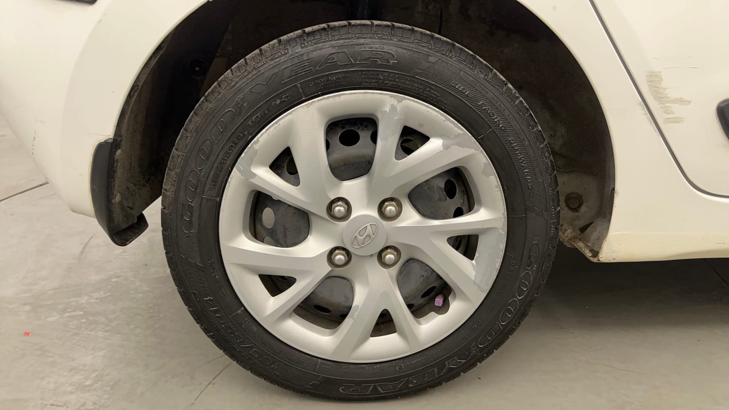 Used 2019 Hyundai Grand i10 Sportz 1.2 Kappa VTVT Petrol Manual tyres RIGHT REAR TYRE RIM VIEW