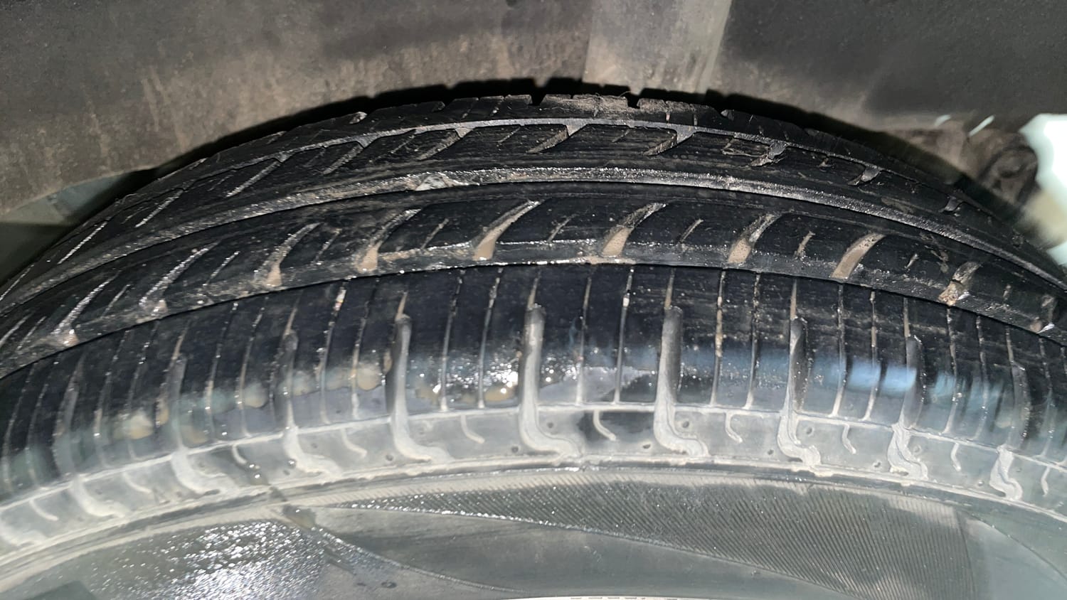 Used 2018 Renault Kwid 1.0 RXT AMT Petrol Automatic tyres LEFT REAR TYRE TREAD VIEW