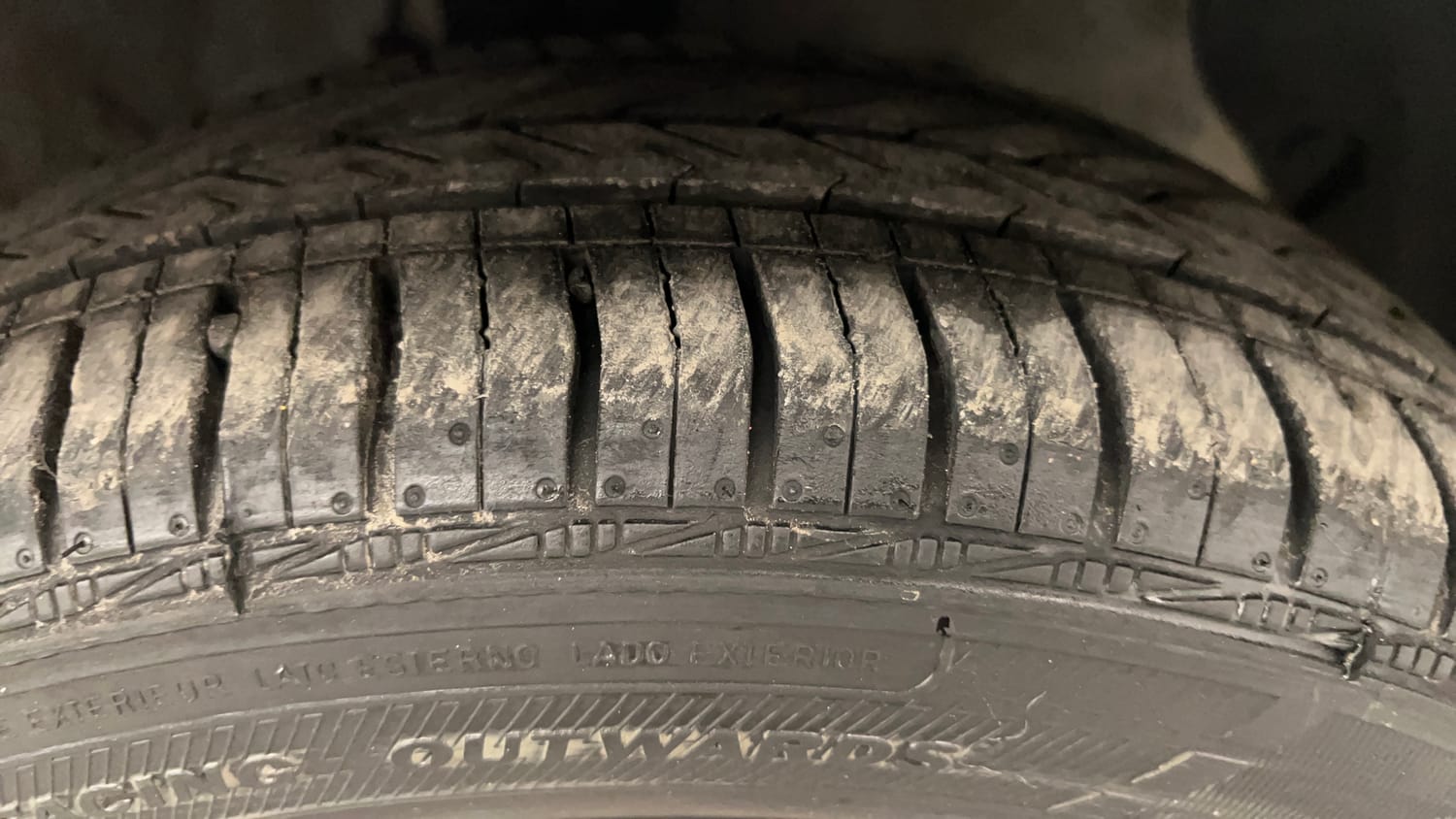 Used 2019 Hyundai Grand i10 Sportz 1.2 Kappa VTVT Petrol Manual tyres RIGHT FRONT TYRE TREAD VIEW