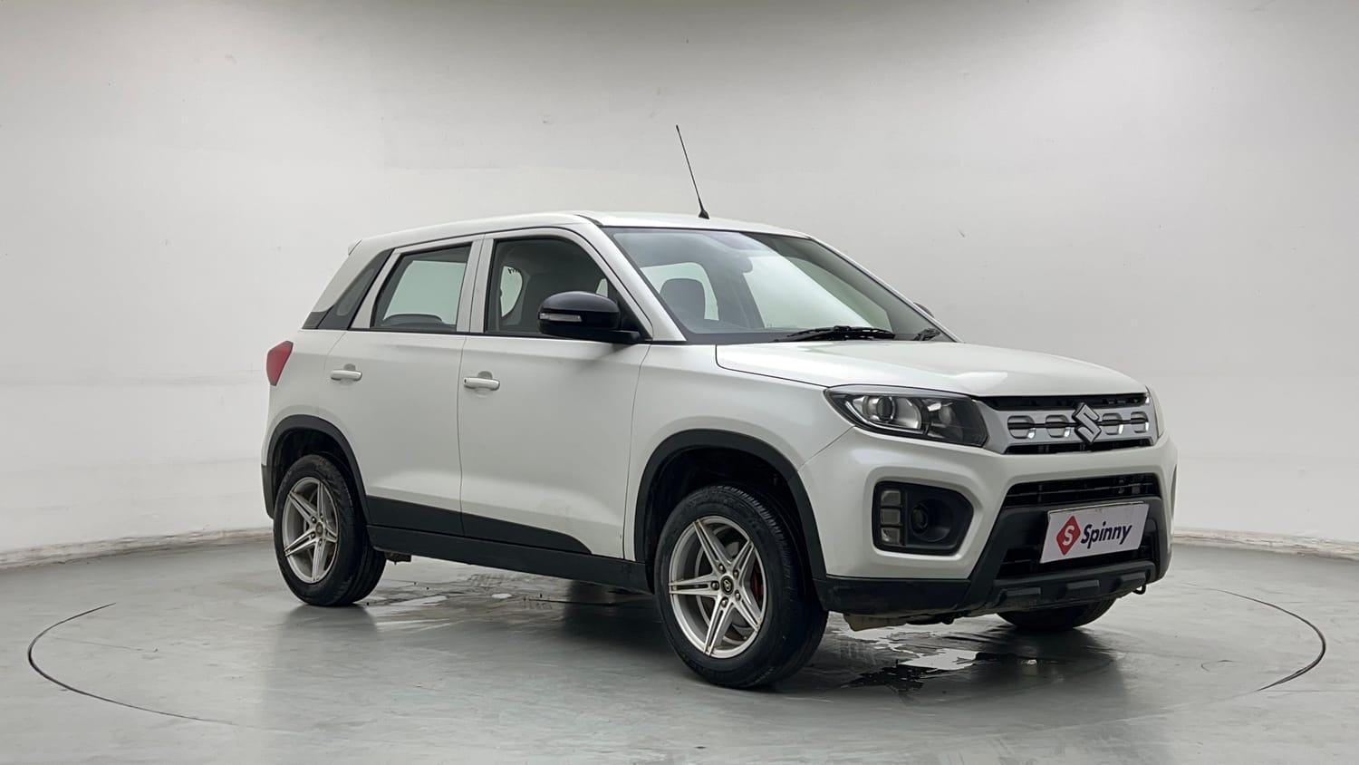 Used 2021 maruti-suzuki Vitara Brezza LXi Petrol Manual exterior RIGHT FRONT CORNER VIEW