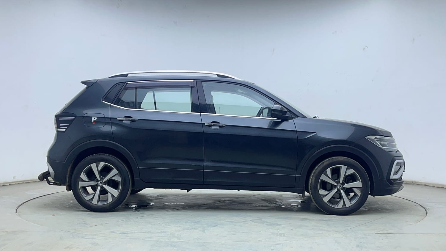 Used 2023 Volkswagen Taigun Topline 1.0 TSI MT Petrol Manual exterior RIGHT SIDE VIEW