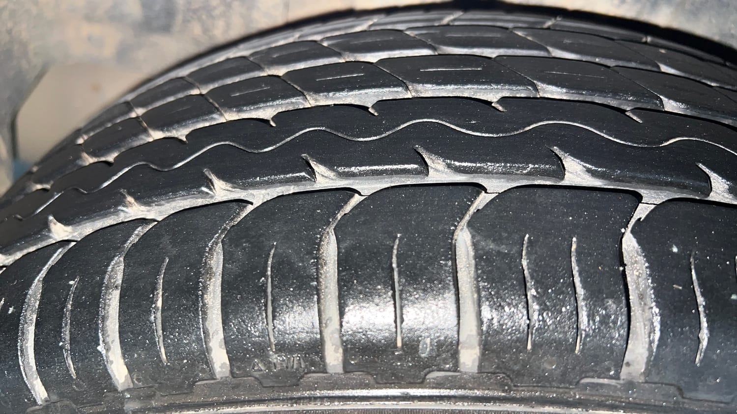 Used 2019 Maruti Suzuki New Ertiga ZXi Plus Petrol Manual tyres RIGHT REAR TYRE TREAD VIEW