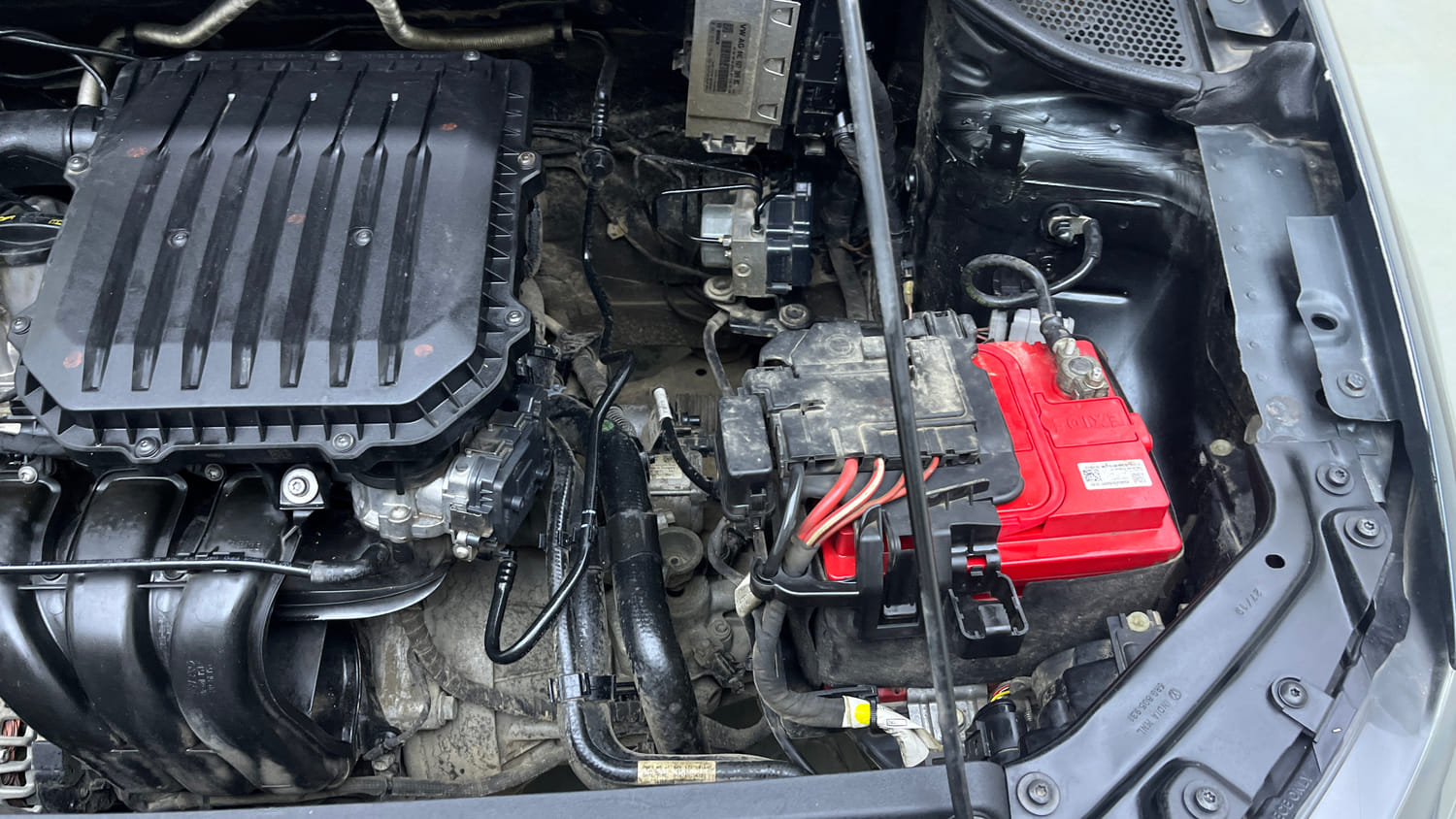Used 2020 Volkswagen Polo Comfortline 1.0L (P) Petrol Manual engine ENGINE LEFT SIDE VIEW