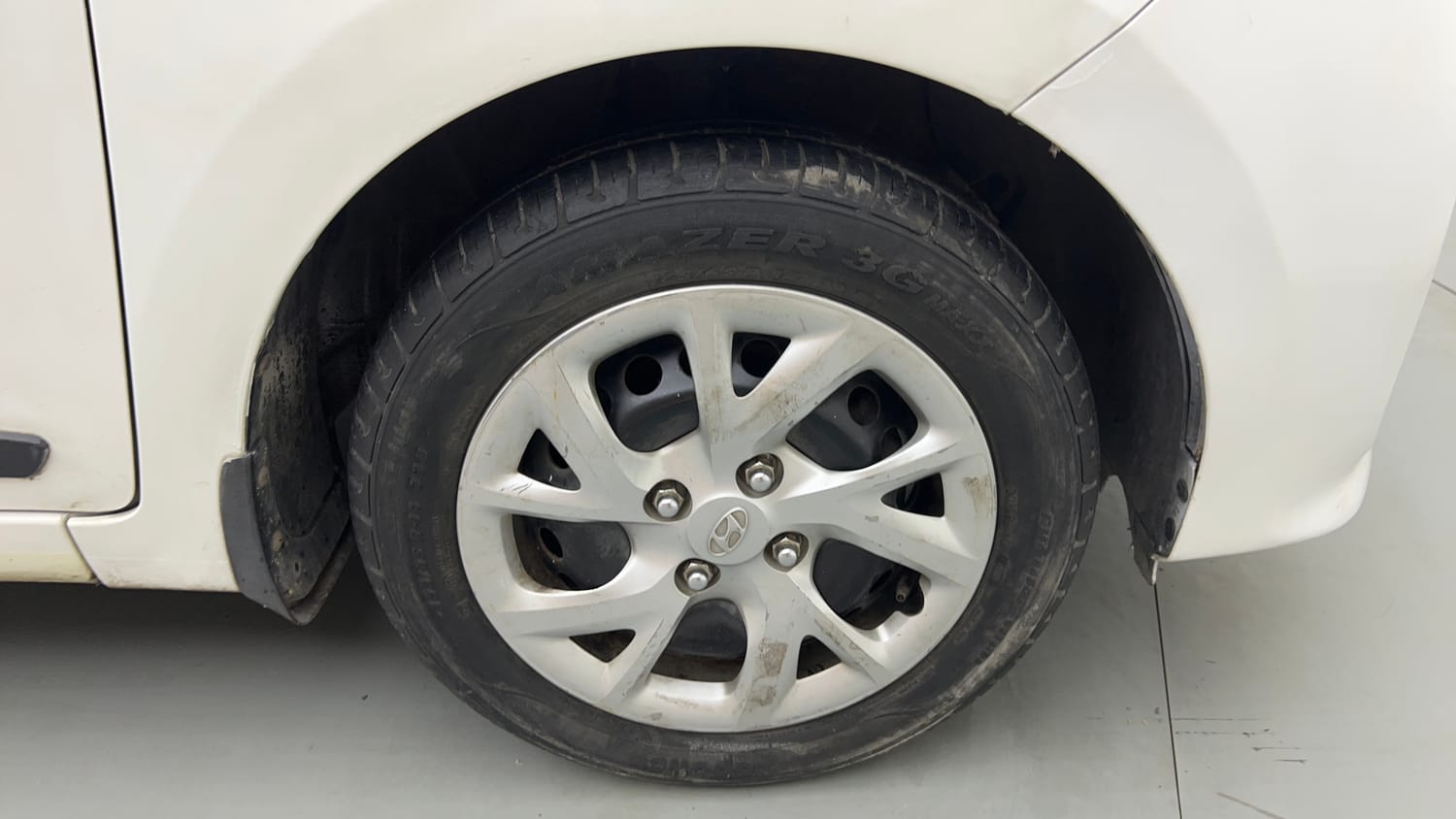 Used 2018 Hyundai Grand i10 Sportz 1.2 Kappa VTVT Petrol Manual tyres RIGHT FRONT TYRE RIM VIEW
