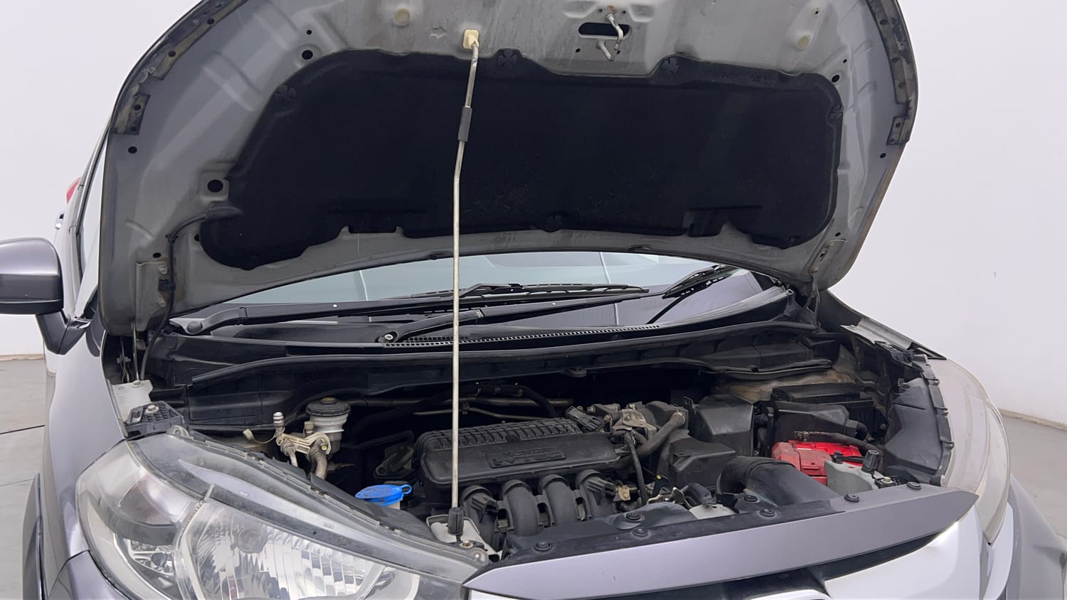 Used 2017 Honda WR-V VX MT Petrol Petrol Manual engine ENGINE RIGHT SIDE HINGE & APRON VIEW