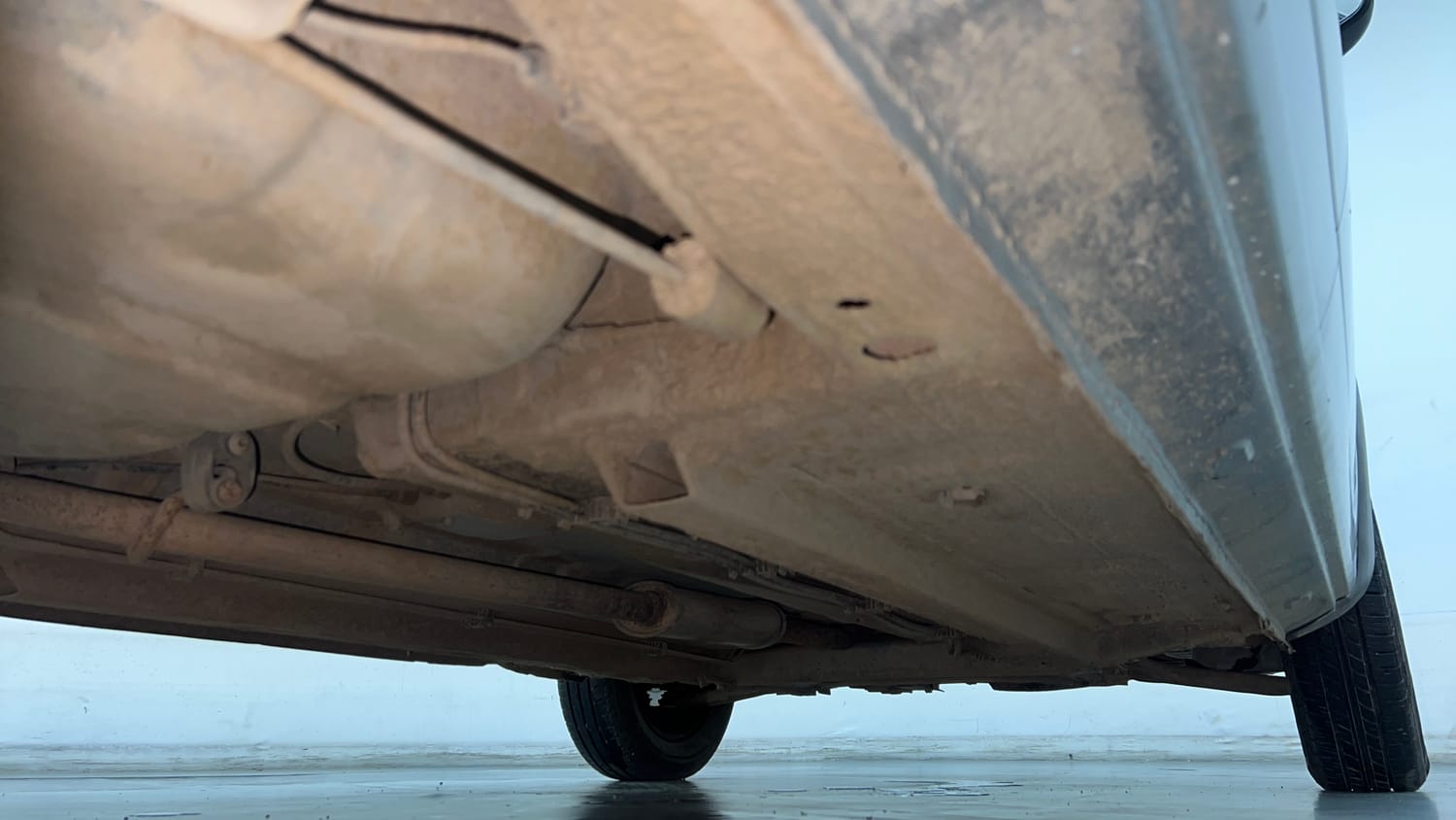 Used 2021 Renault Kwid RXL 1.0 MT Petrol Manual extra REAR RIGHT UNDERBODY VIEW