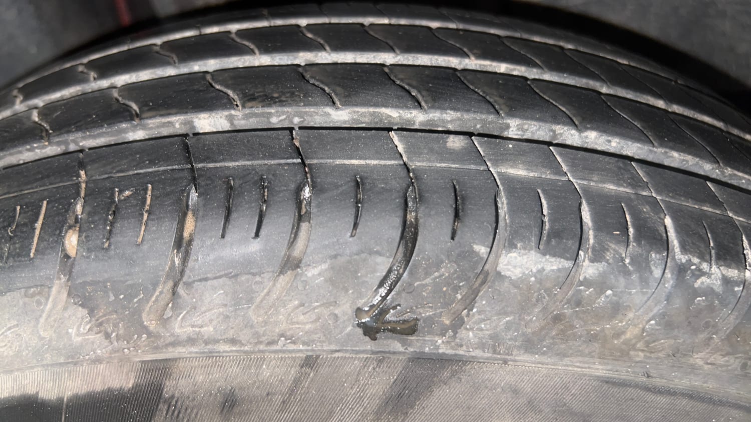 Used 2024 Maruti Suzuki Swift VXi Petrol Manual tyres RIGHT REAR TYRE TREAD VIEW