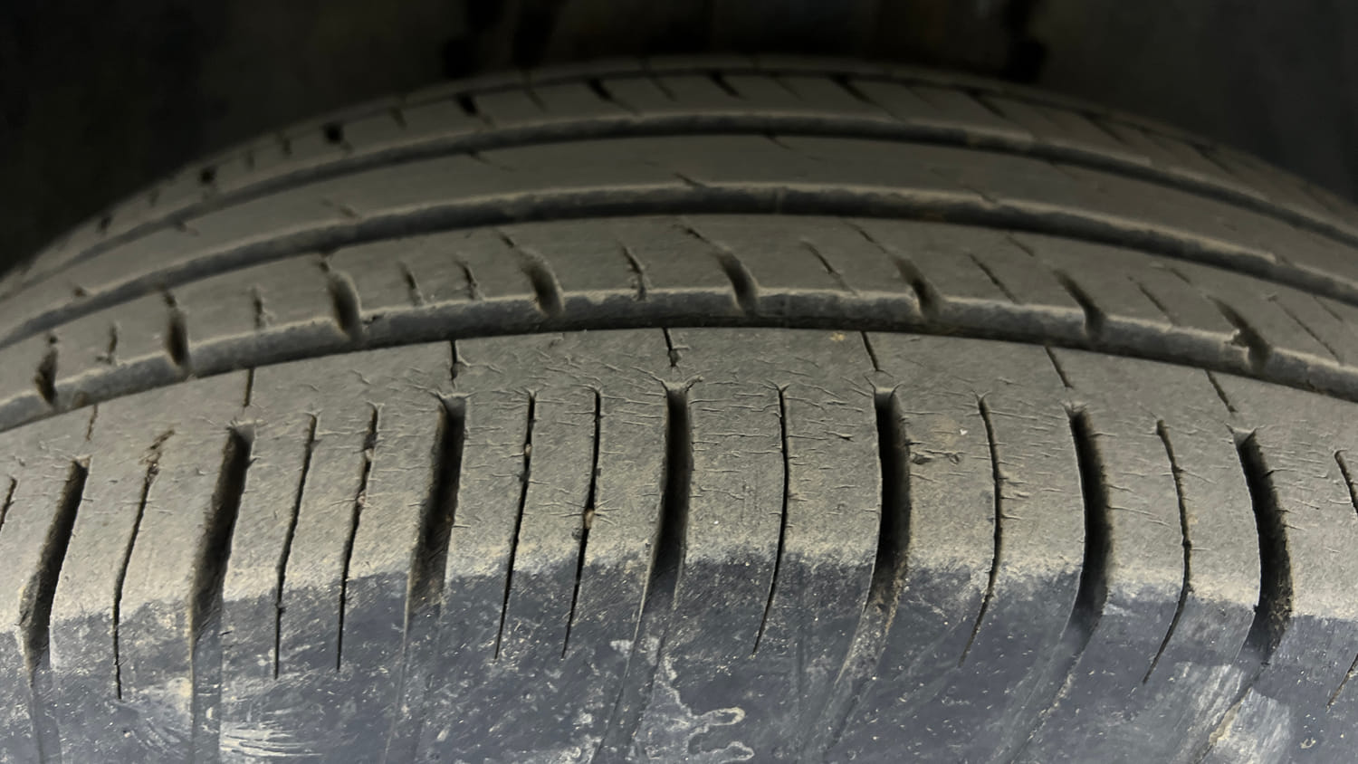 Used 2021 Tata Harrier XE Diesel Manual tyres RIGHT FRONT TYRE TREAD VIEW
