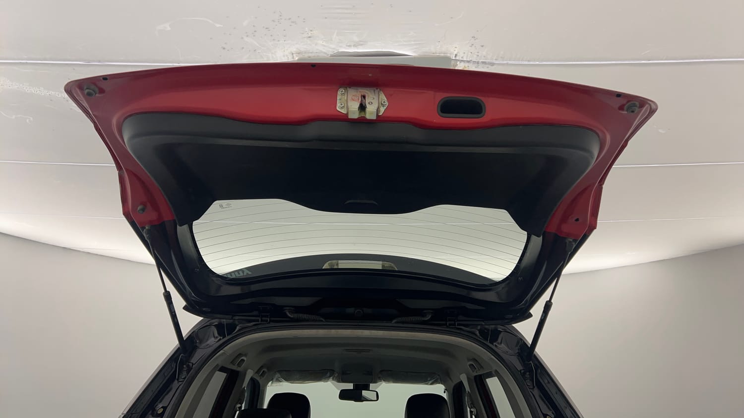 Used 2022 Maruti Suzuki Vitara Brezza [2020-2022] ZXI Plus Dual Tone Petrol Manual interior DICKY DOOR OPEN VIEW