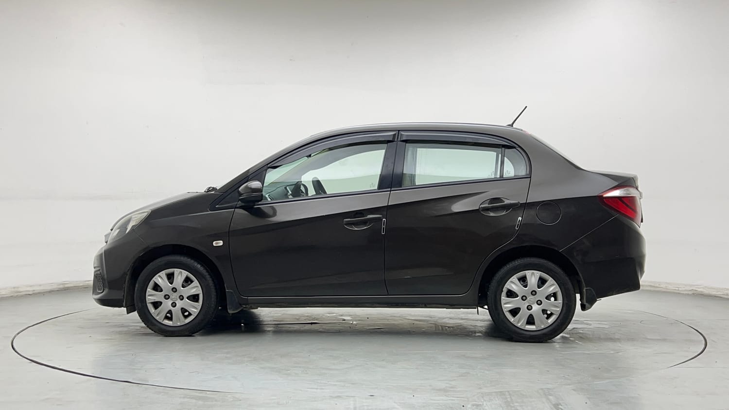 Used 2017 Honda Amaze 1.2 S i-VTEC Petrol Manual exterior LEFT SIDE VIEW