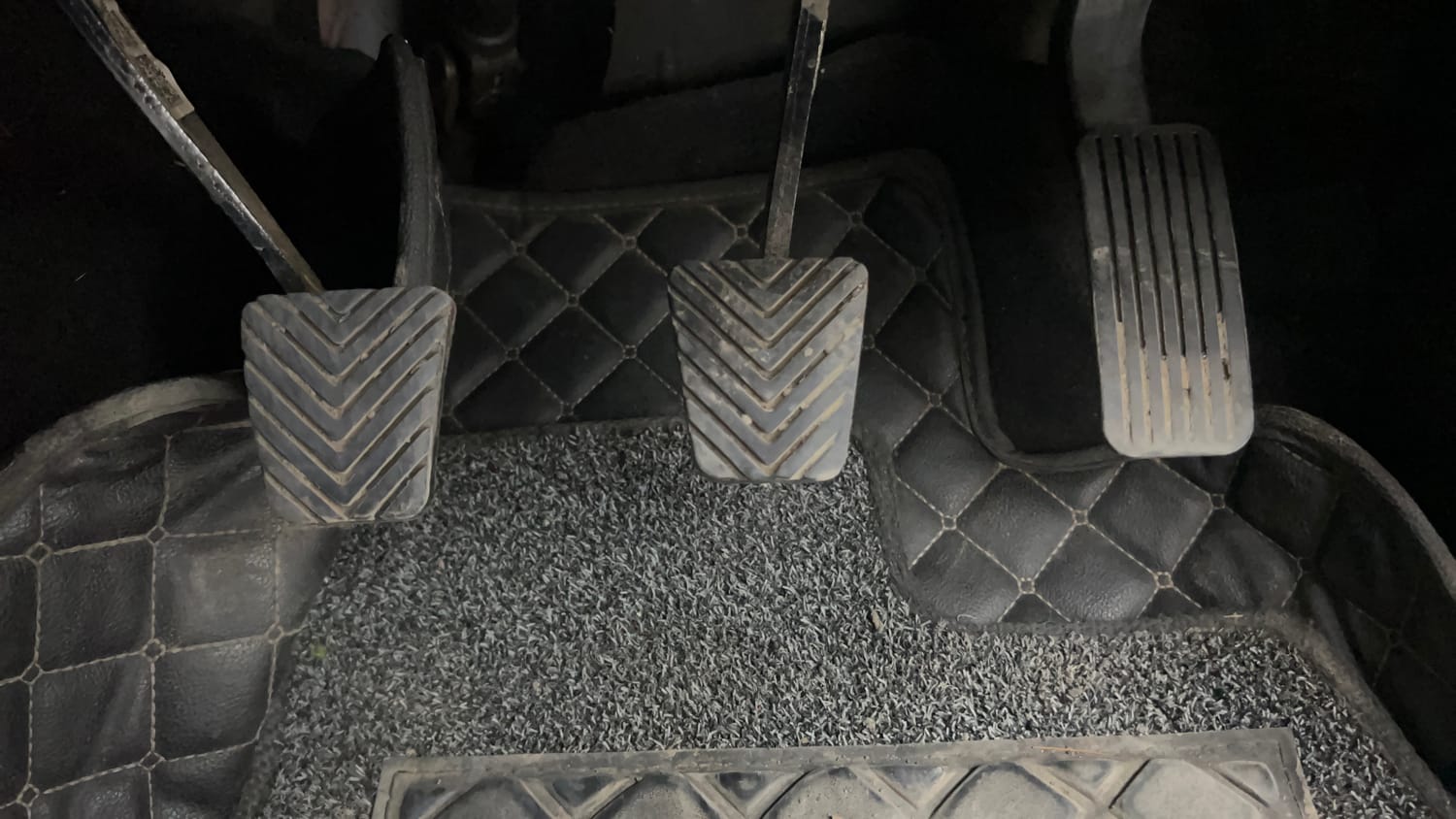 Used 2023 Kia Seltos HTX 1.5 Petrol Manual interior PEDALS VIEW