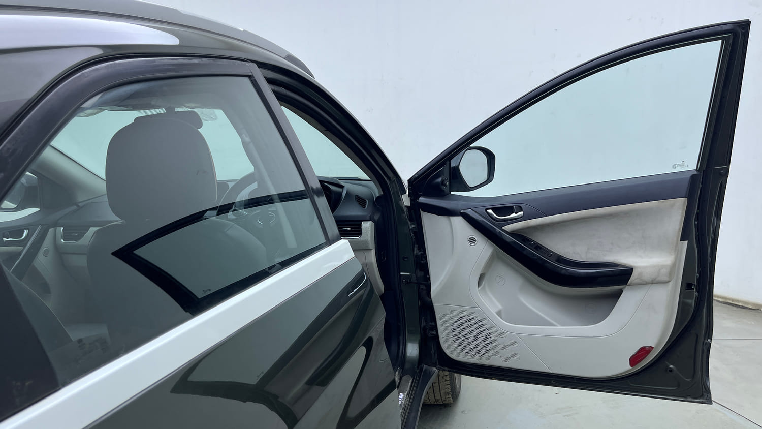 Used 2020 Tata Nexon XZA Plus Petrol Automatic interior RIGHT FRONT DOOR OPEN VIEW