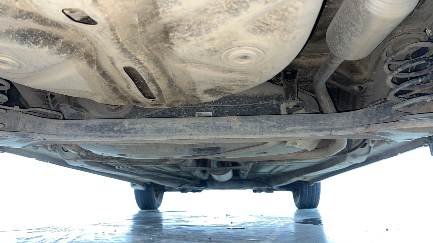 Used 2018 Maruti Suzuki Baleno Delta 1.2 Petrol Manual extra REAR UNDERBODY VIEW (TAKEN FROM REAR)