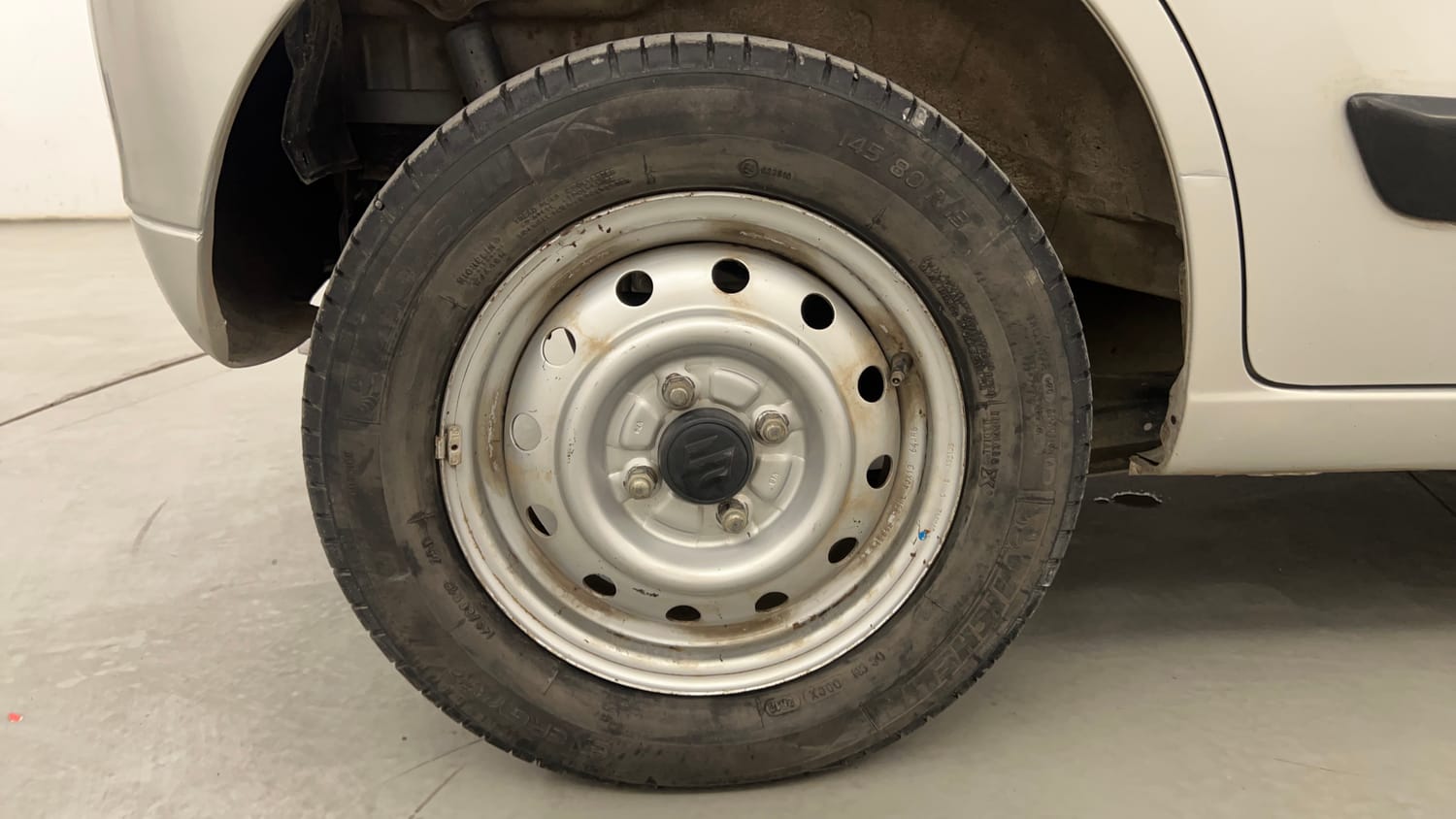 Used 2012 Maruti Suzuki Wagon R 1.0 LXi CNG Cng Manual tyres RIGHT REAR TYRE RIM VIEW