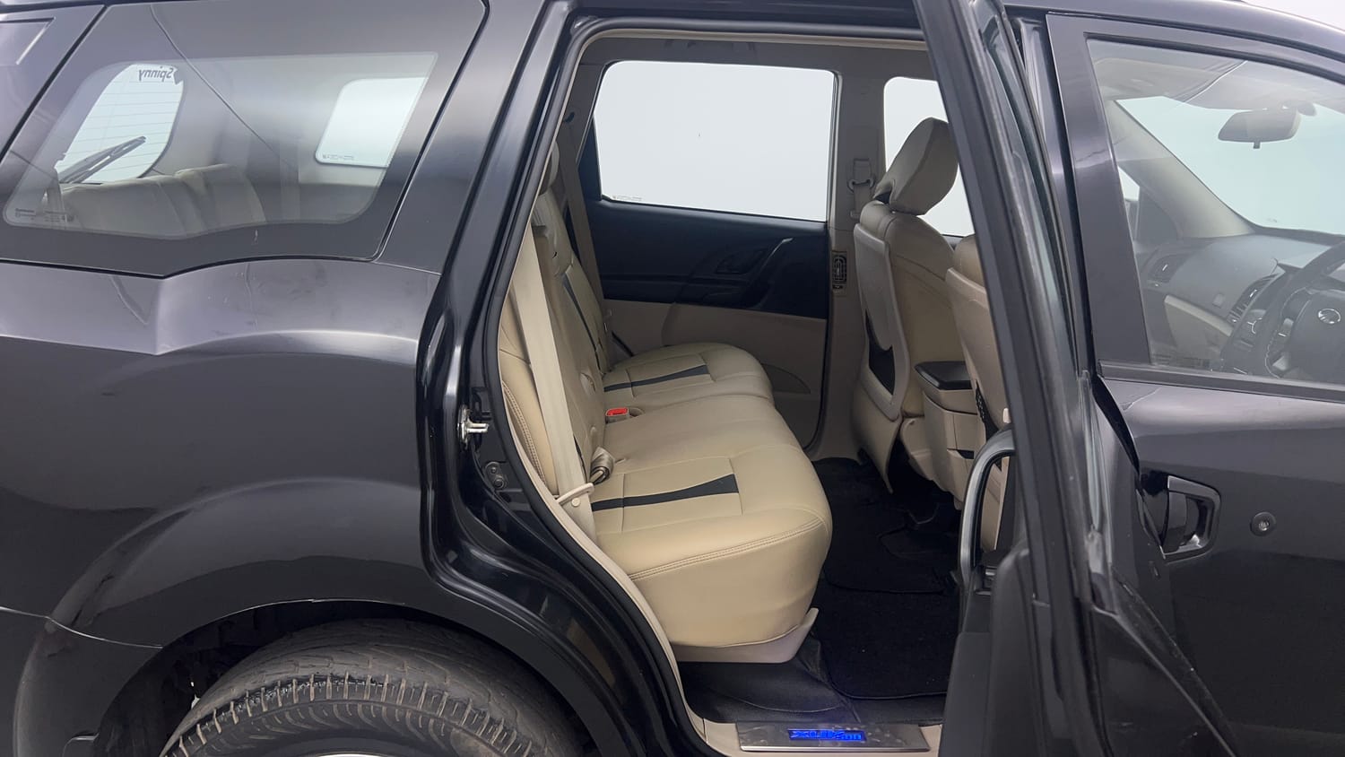 Used 2016 Mahindra XUV500 W4 Diesel Manual interior RIGHT SIDE REAR DOOR CABIN VIEW