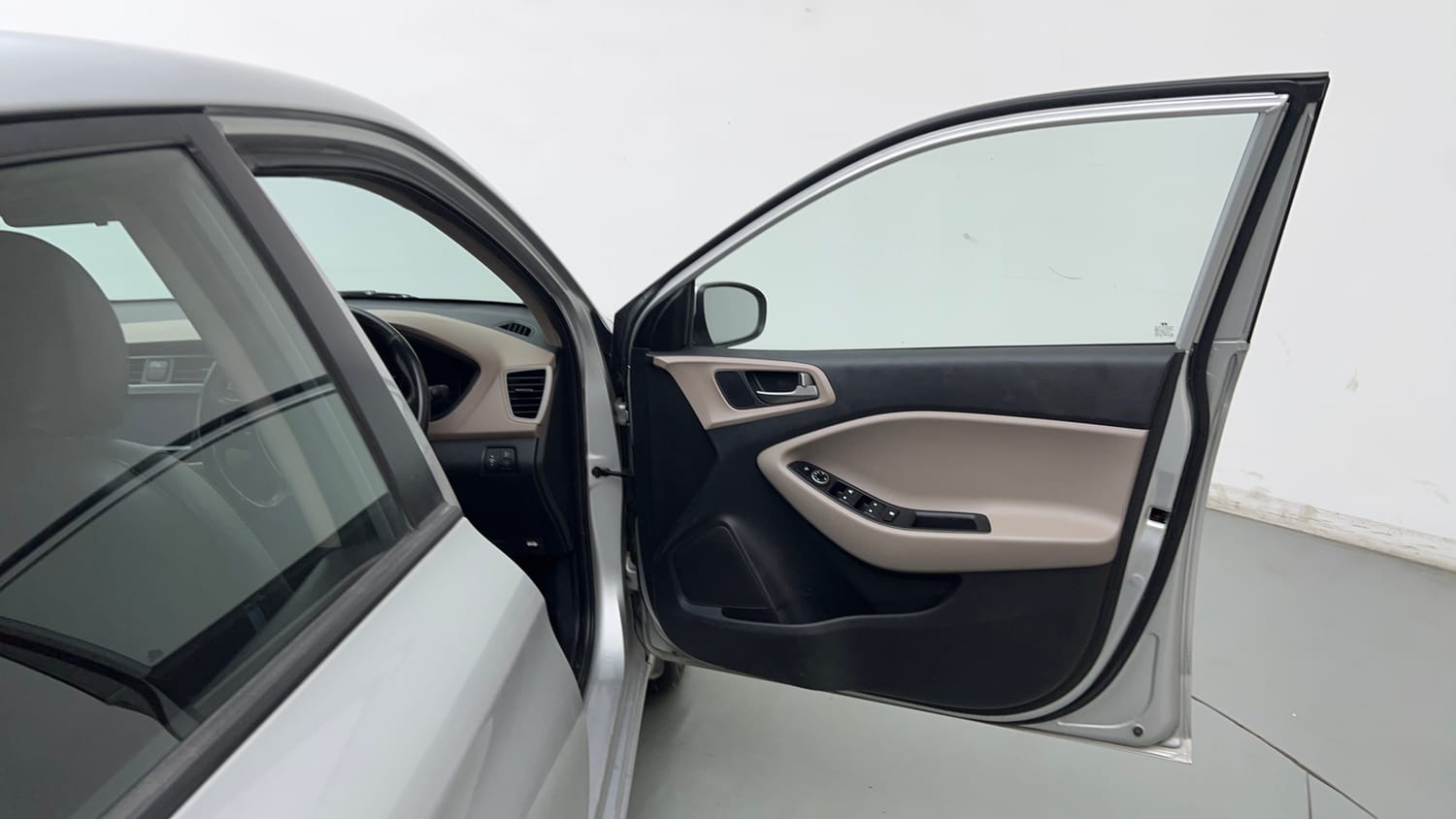 Used 2018 Hyundai Elite i20 Asta 1.2 (O) Petrol Manual interior RIGHT FRONT DOOR OPEN VIEW