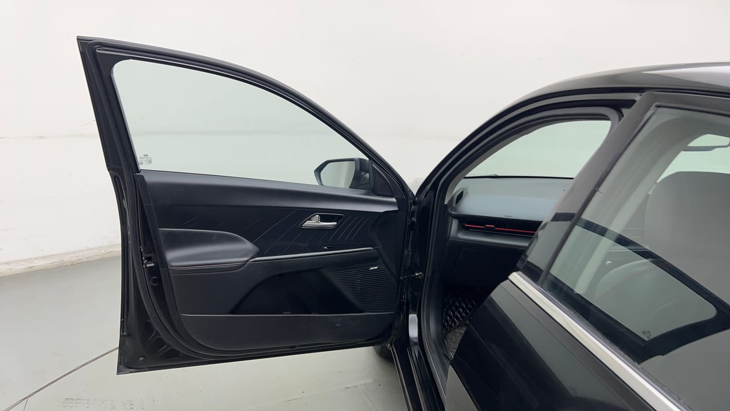 Used 2024 Hyundai Verna SX (O) 1.5 Turbo Petrol MT Petrol Manual interior LEFT FRONT DOOR OPEN VIEW