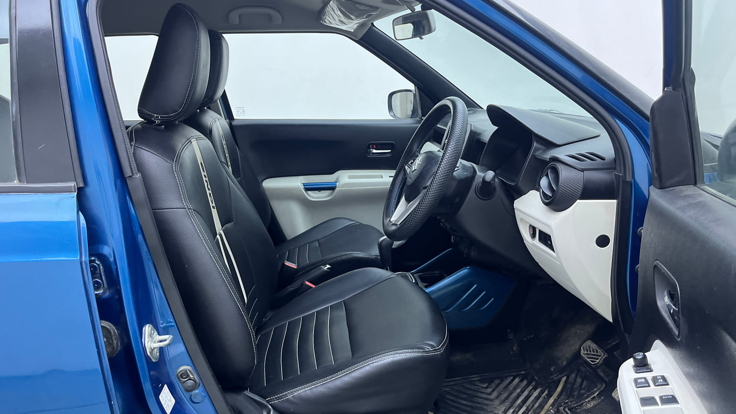 Used 2018 Maruti Suzuki Ignis Zeta 1.2 AMT Petrol Automatic interior RIGHT SIDE FRONT DOOR CABIN VIEW