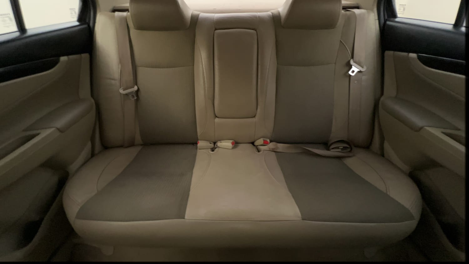 Used 2017 Maruti Suzuki Ciaz Zeta 1.3 Hybrid Diesel Manual interior REAR SEAT CONDITION VIEW