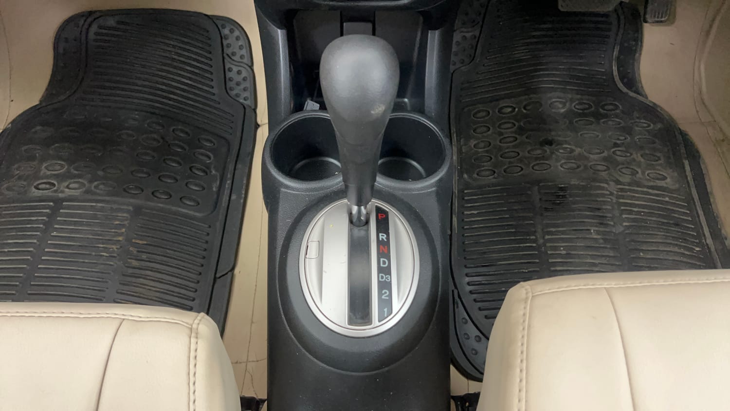 Used 2015 Honda Brio VX AT Petrol Automatic interior GEAR  KNOB VIEW
