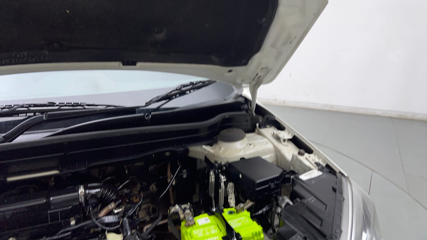 Used 2022 maruti-suzuki Vitara Brezza VXi Petrol Manual engine ENGINE LEFT SIDE HINGE & APRON VIEW